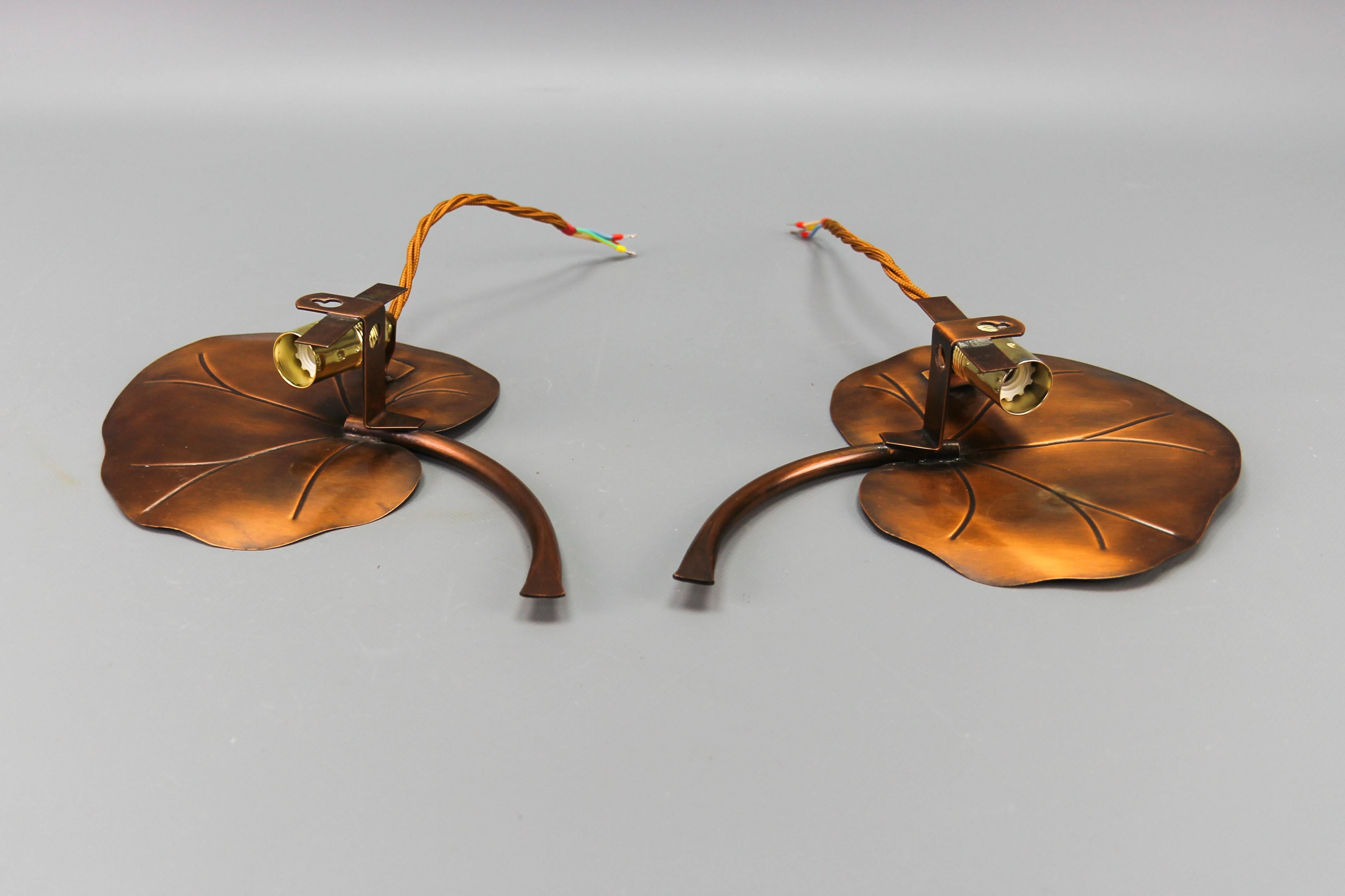 Pair of French Mid-Century Modern Brass Water Lily Leaf-Shaped Sconces For Sale 8