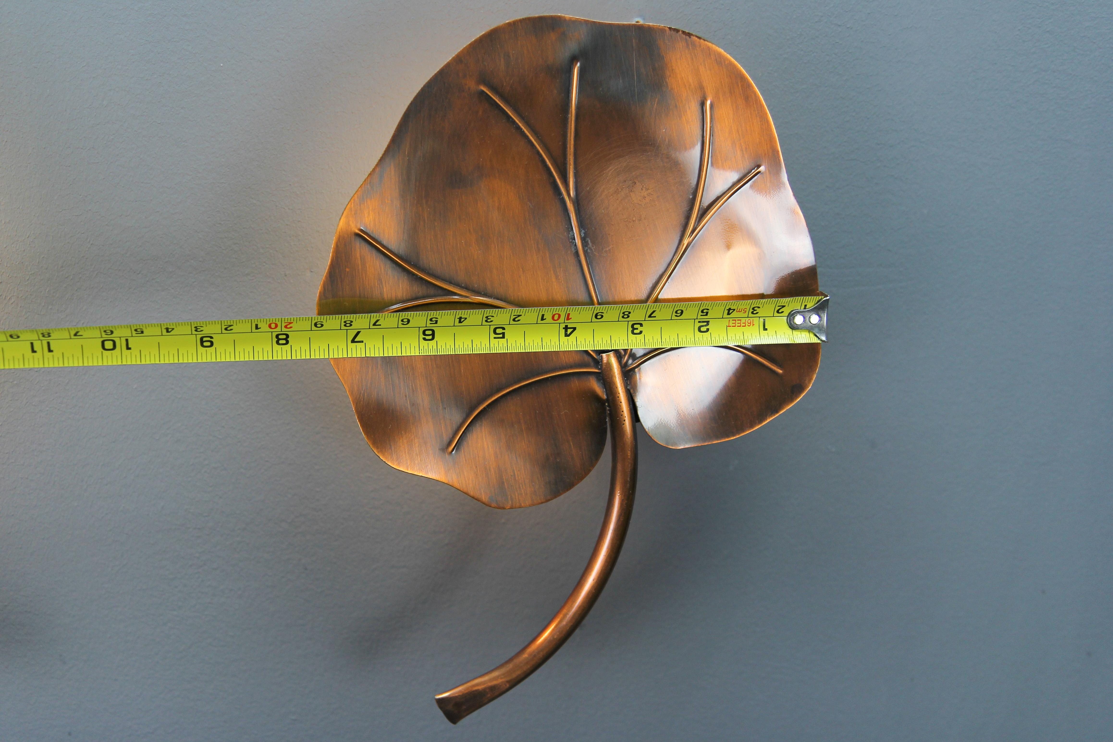 Pair of French Mid-Century Modern Brass Water Lily Leaf-Shaped Sconces For Sale 12