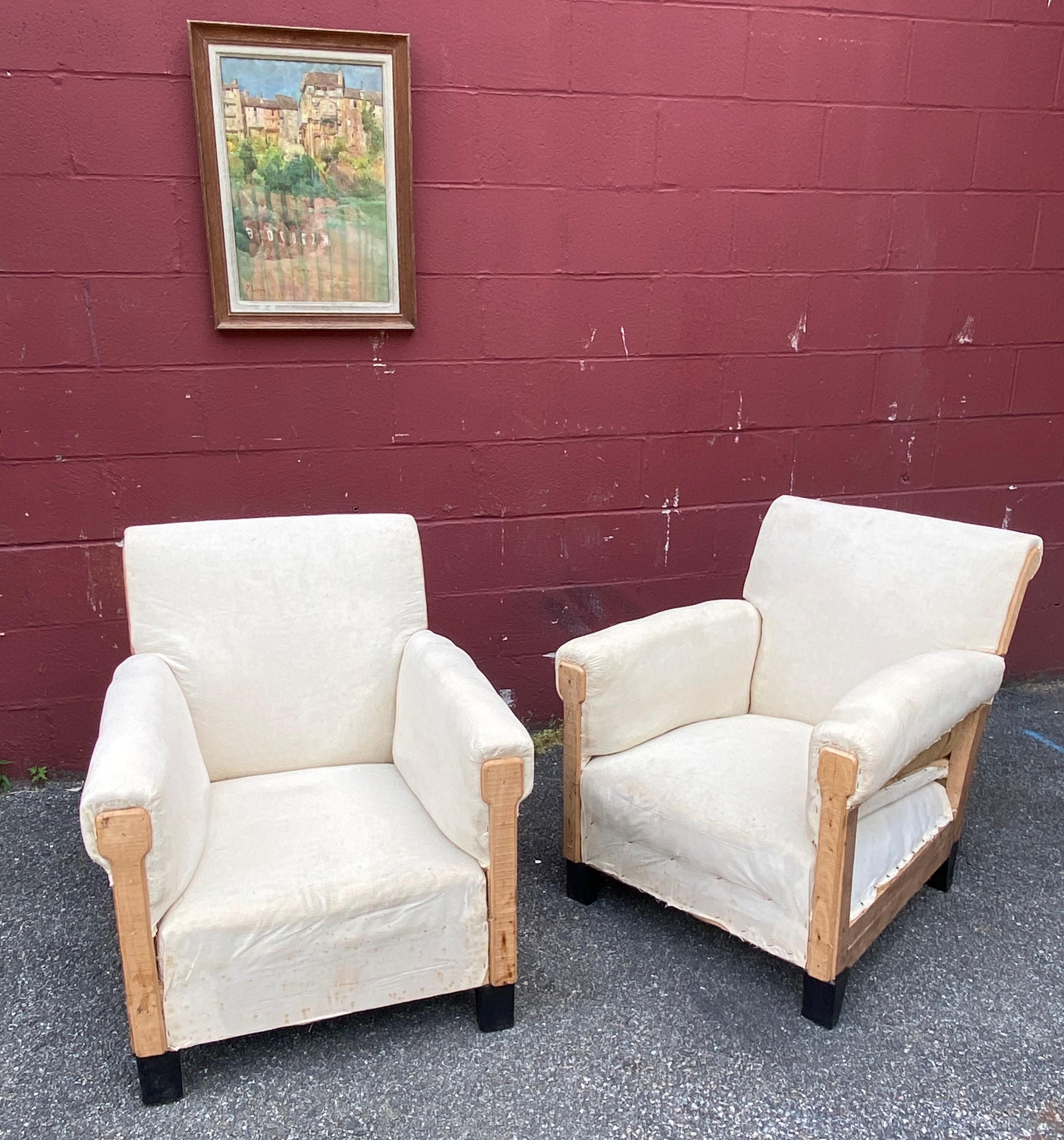 Pair of French Mid-Century Modern Club Chairs in Muslin In Good Condition For Sale In Buchanan, NY