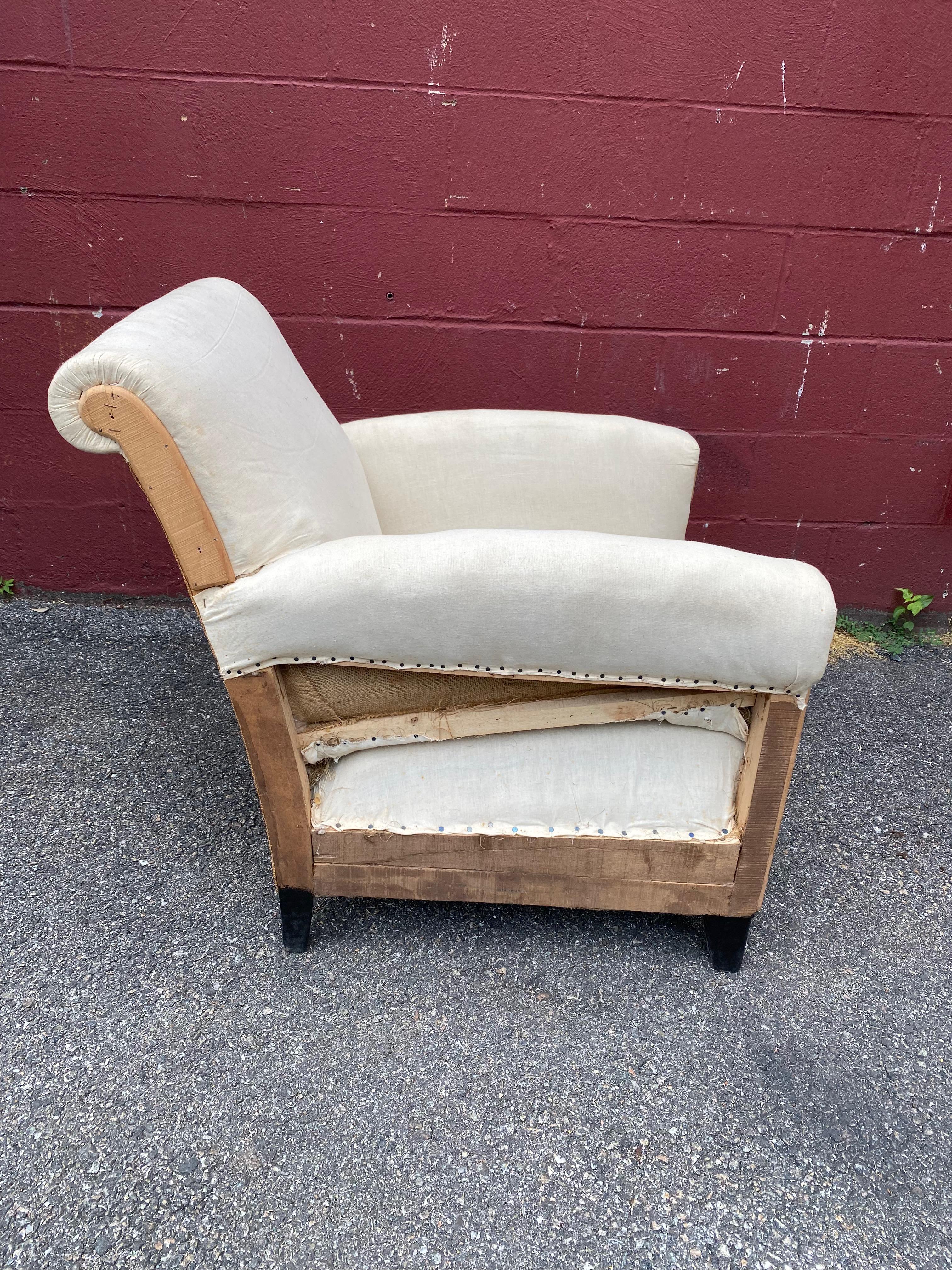 Pair of French Mid-Century Modern Club Chairs in Muslin For Sale 1
