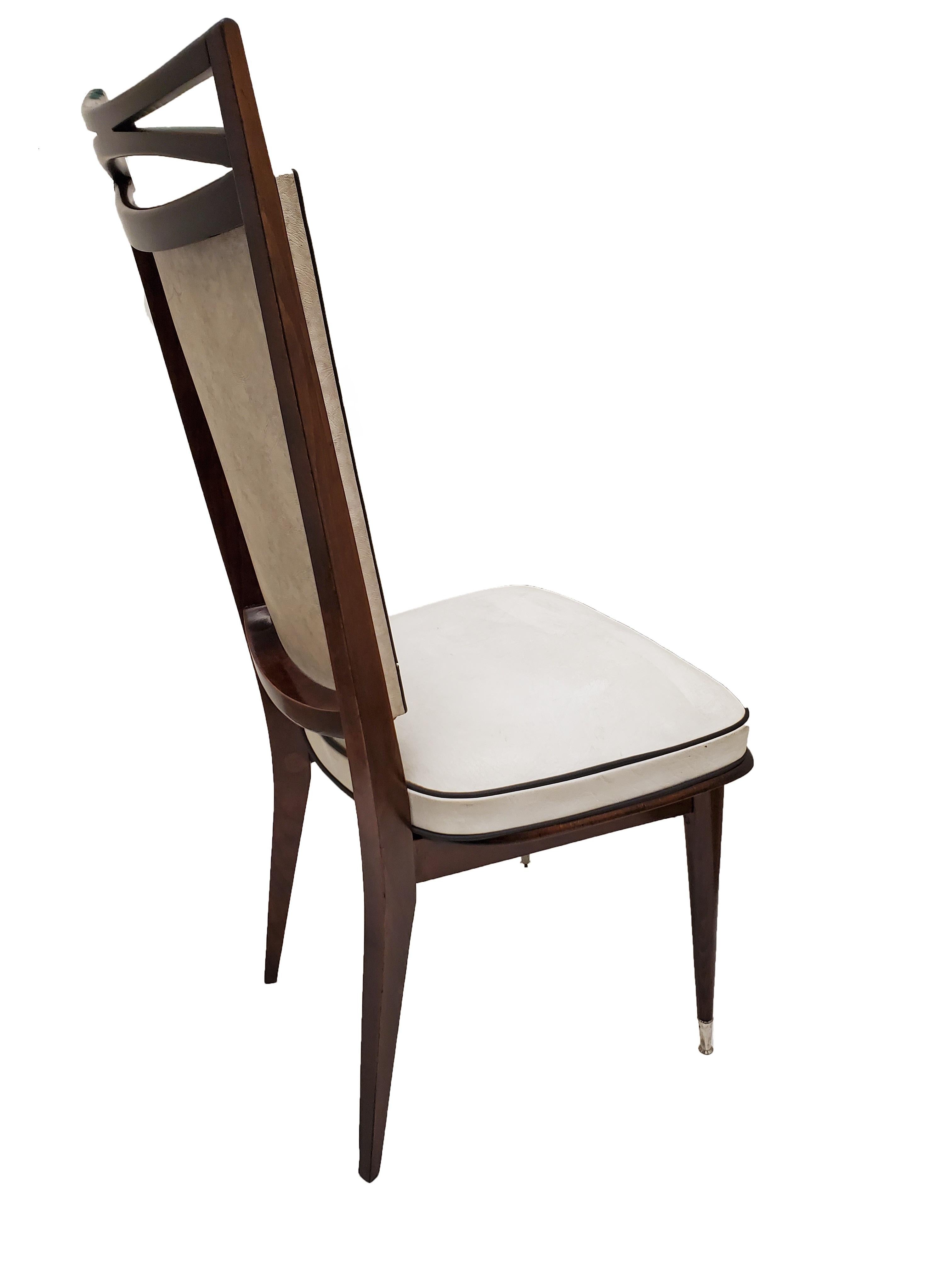 Ein Paar originaler französischer modernistischer Ess- oder Beistellstühle mit einem offenen, luftigen 