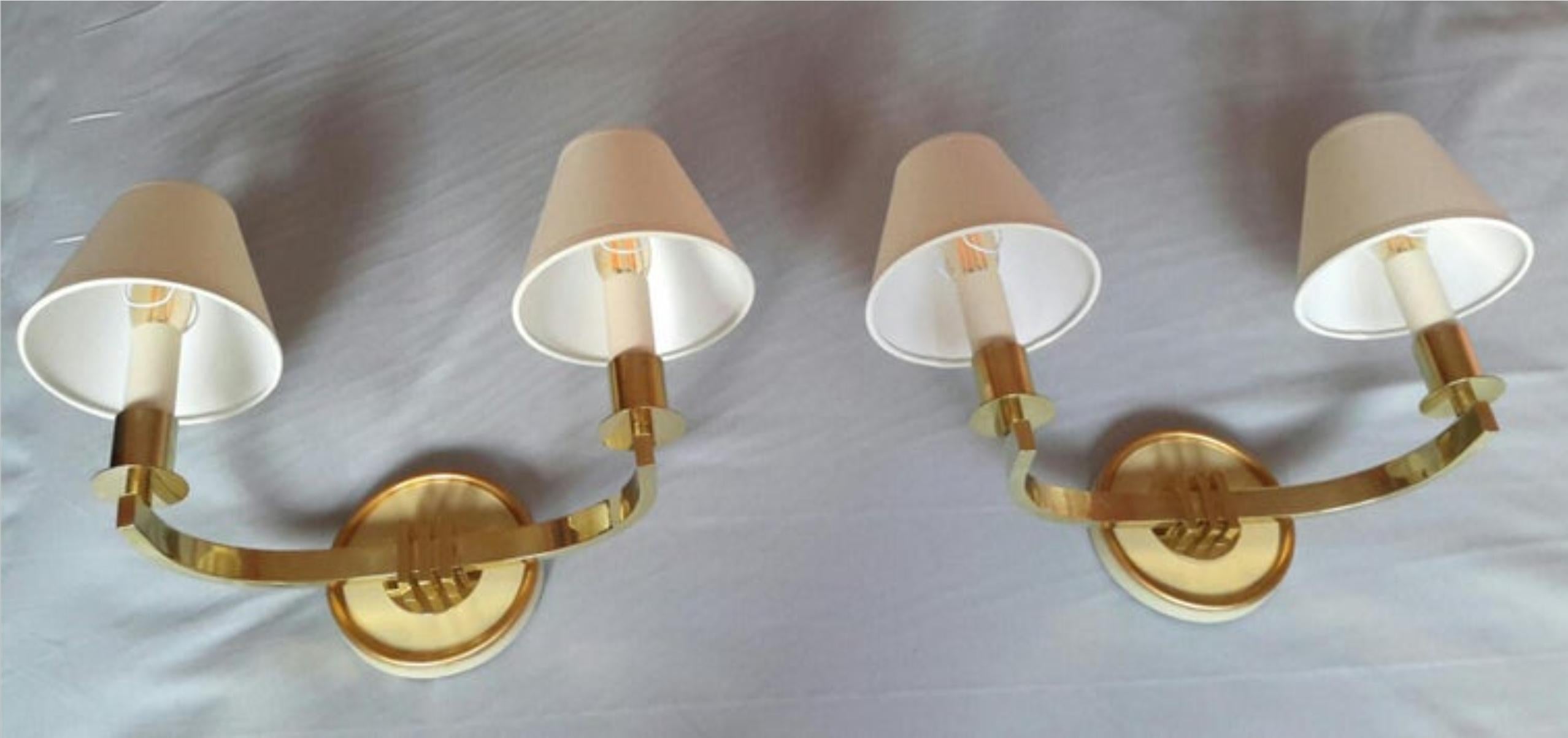 Mid-20th Century Pair of French Mid-Century Modern Gilt Bronze Wall Sconces, 1950's For Sale