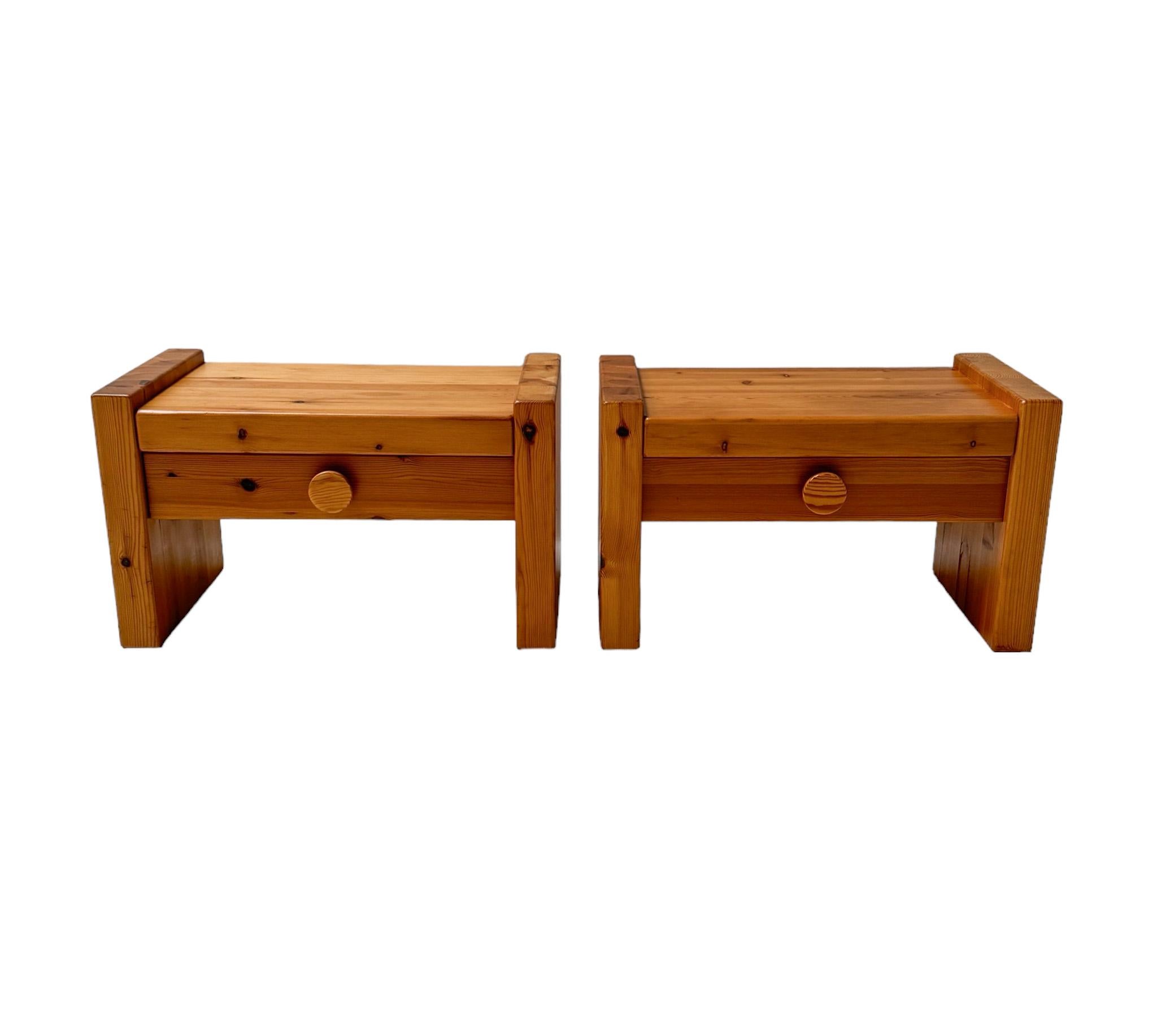 Stunning and elegant pair of Mid-Century Modern nightstands or bedside tables.
Striking French design from the 1970s.
Solid pine bases with two original drawers.
This wonderful pair of Mid-Century Modern nightstands or bedside tables is in very good