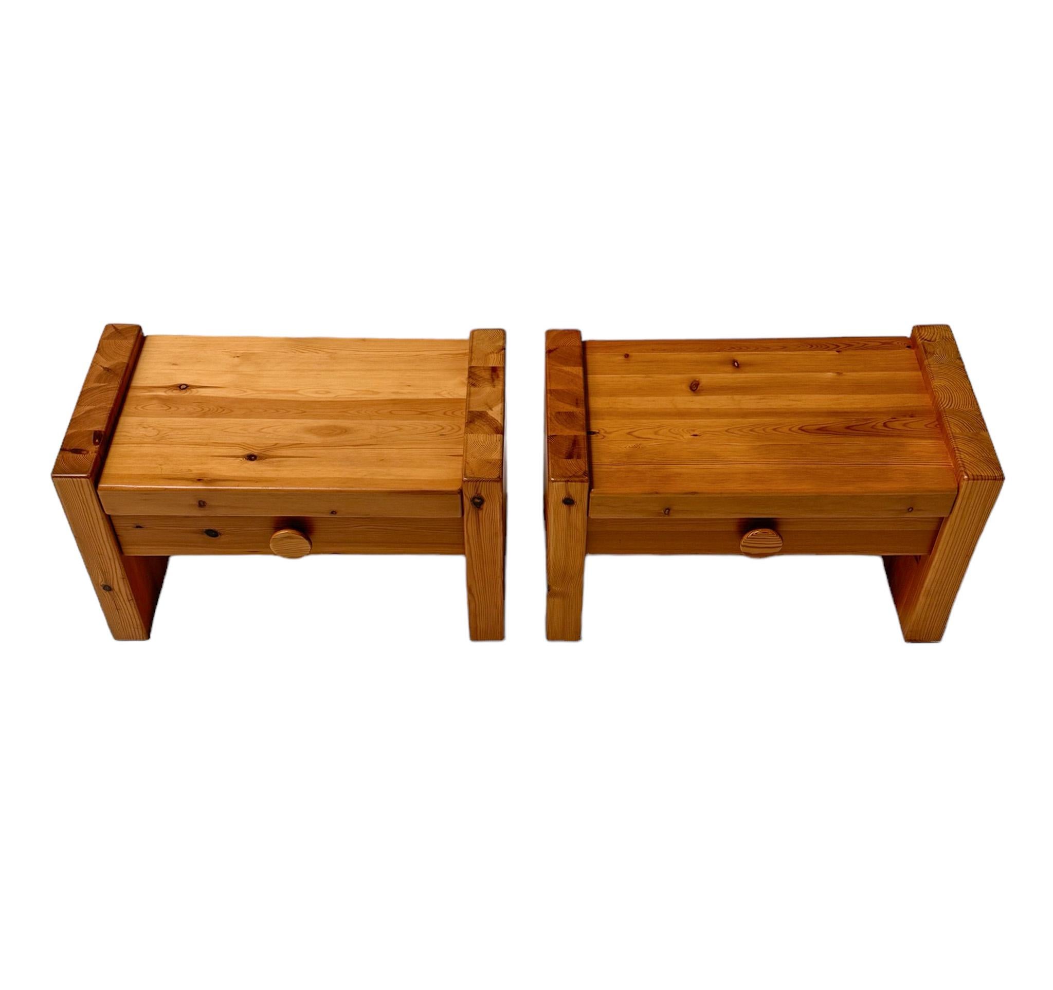 Pair of French Mid-Century Modern Nightstands or Bedside Tables, 1970s In Good Condition In Amsterdam, NL