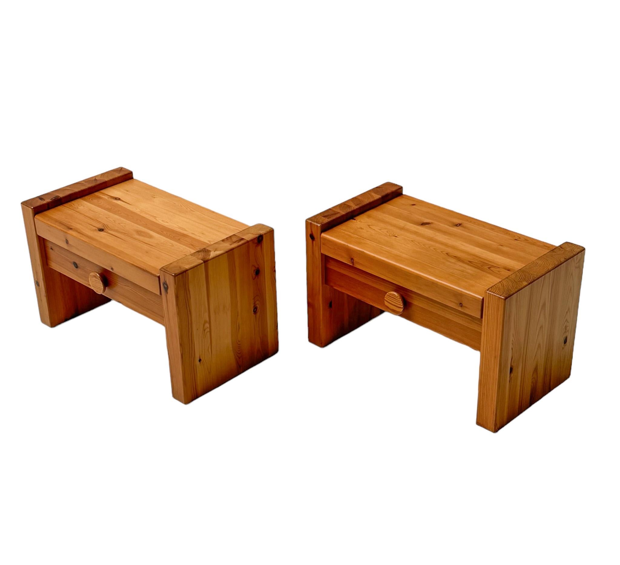Pair of French Mid-Century Modern Nightstands or Bedside Tables, 1970s 1