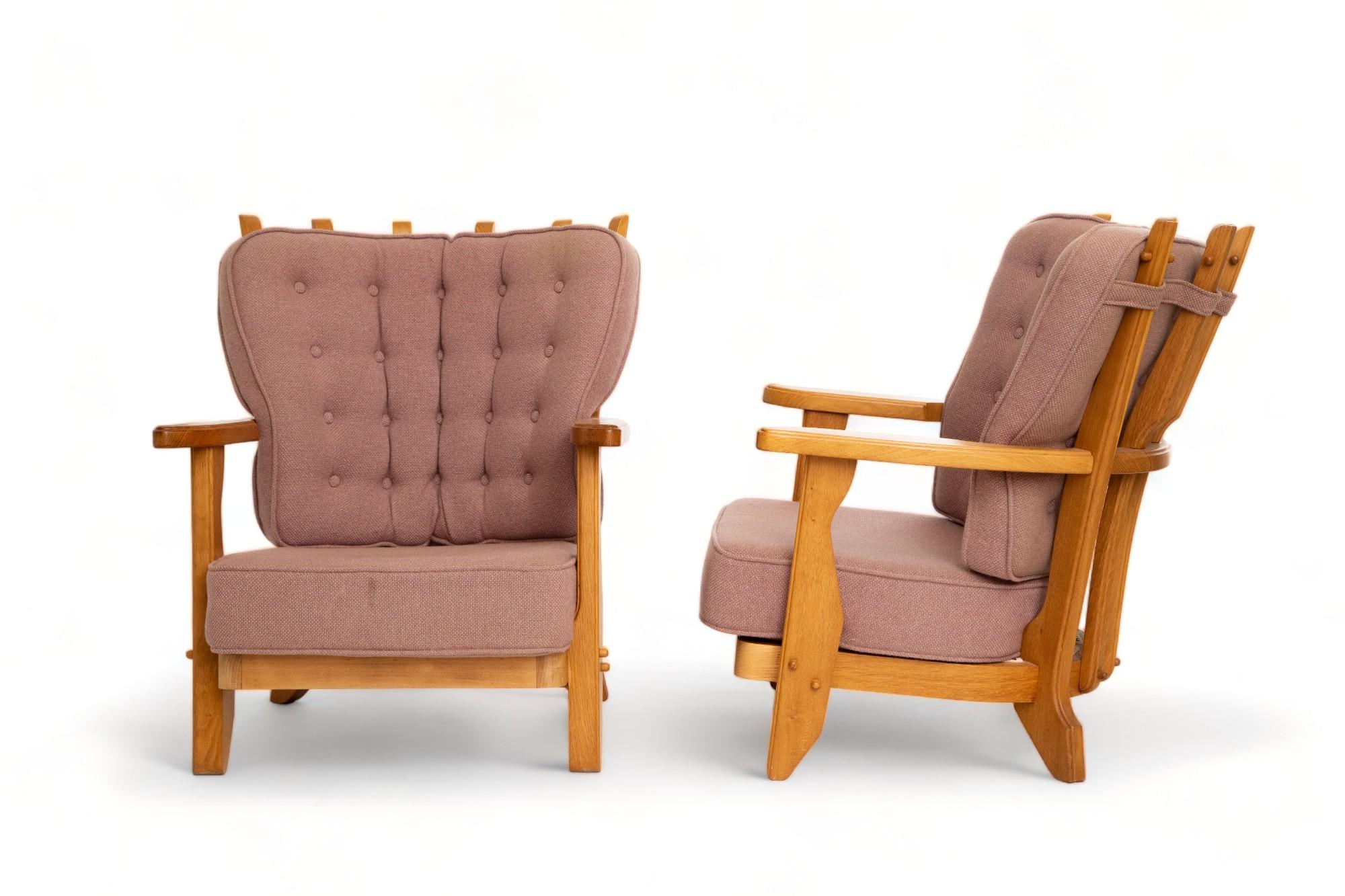 Pair of French Mid-Century Modern Oak Lounge Chairs by Guillerme et Chambron In Excellent Condition For Sale In Miami, FL