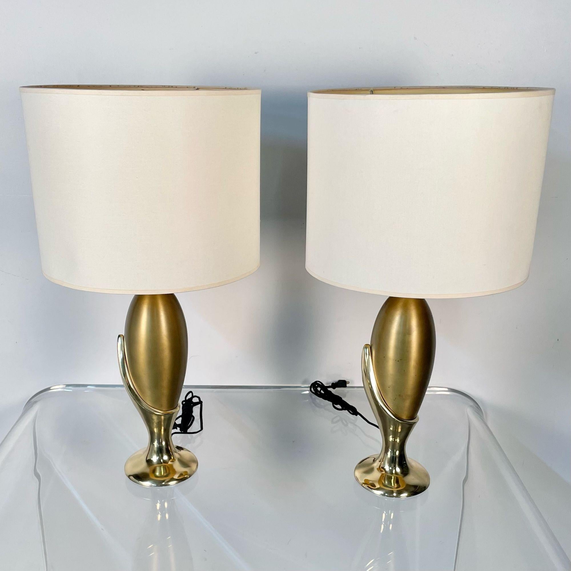 Pair of French Mid-Century Modern Sculptural Bronze Table / Desk Lamps For Sale 1