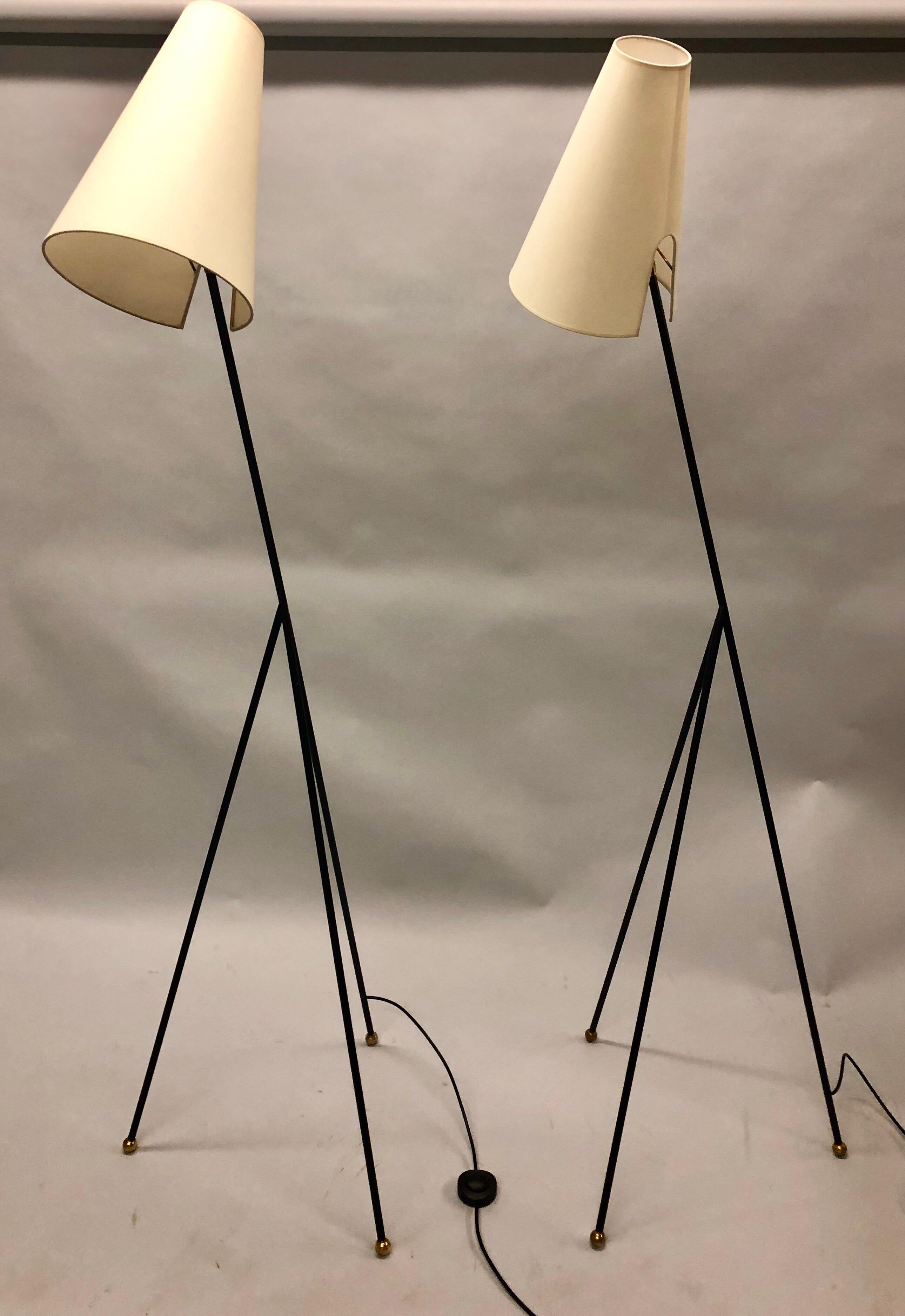 Pair of French Mid-Century Modern Wrought Iron Floor Lamps Disderot Attributed In Good Condition In New York, NY