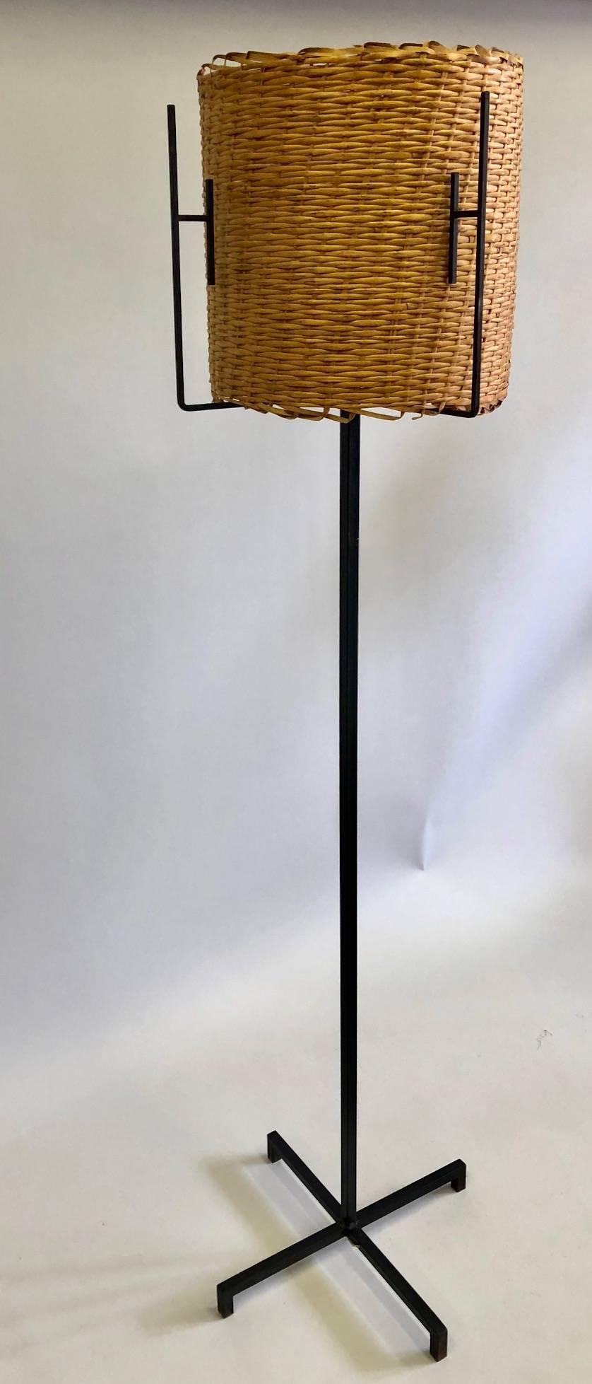 Pair of French Mid-Century Modern Wrought Iron Floor Lamps by Disderot In Good Condition In New York, NY