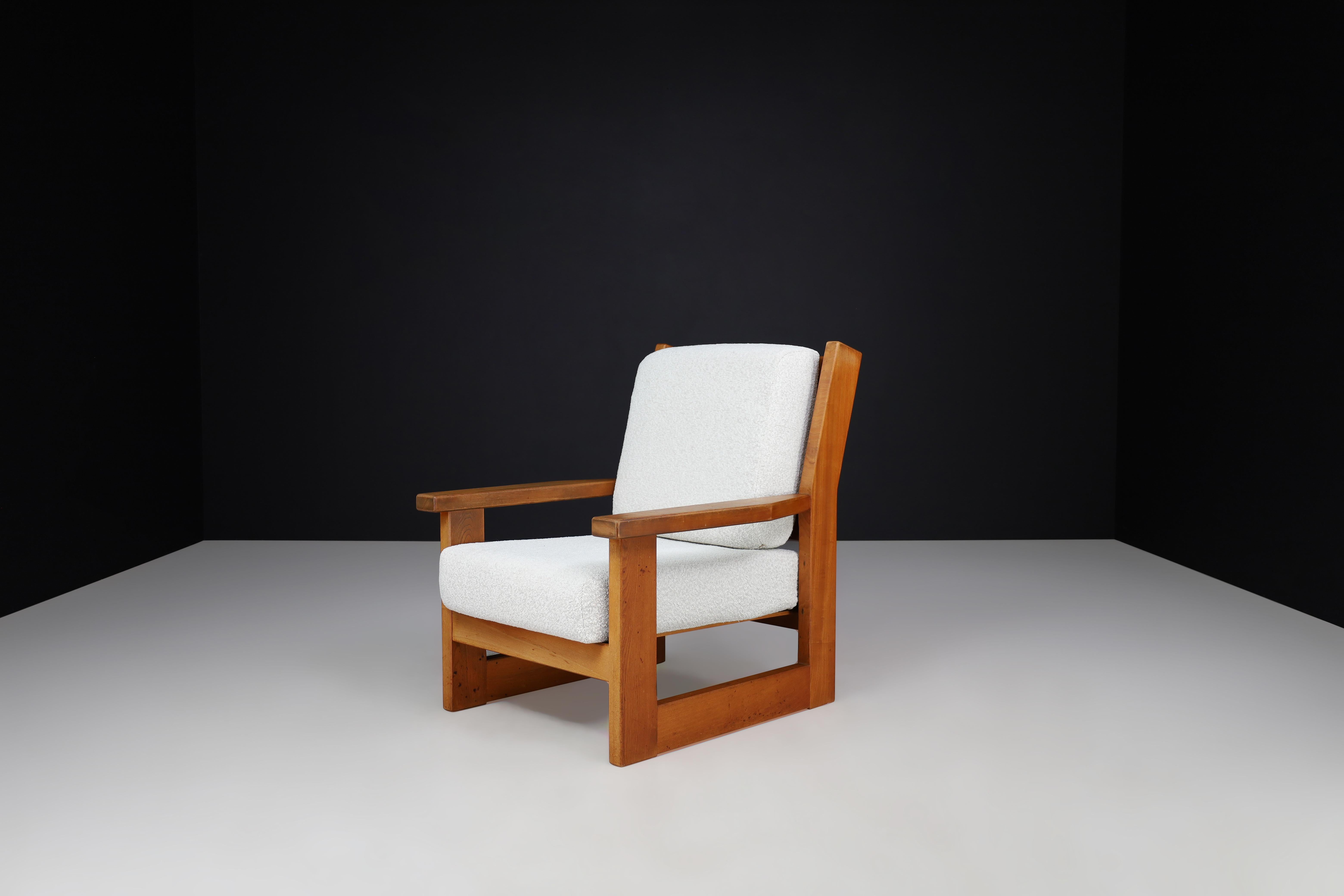 Pair of French Mid-Century Oak Armchairs with Bouclé Upholstery, 1960s For Sale 6
