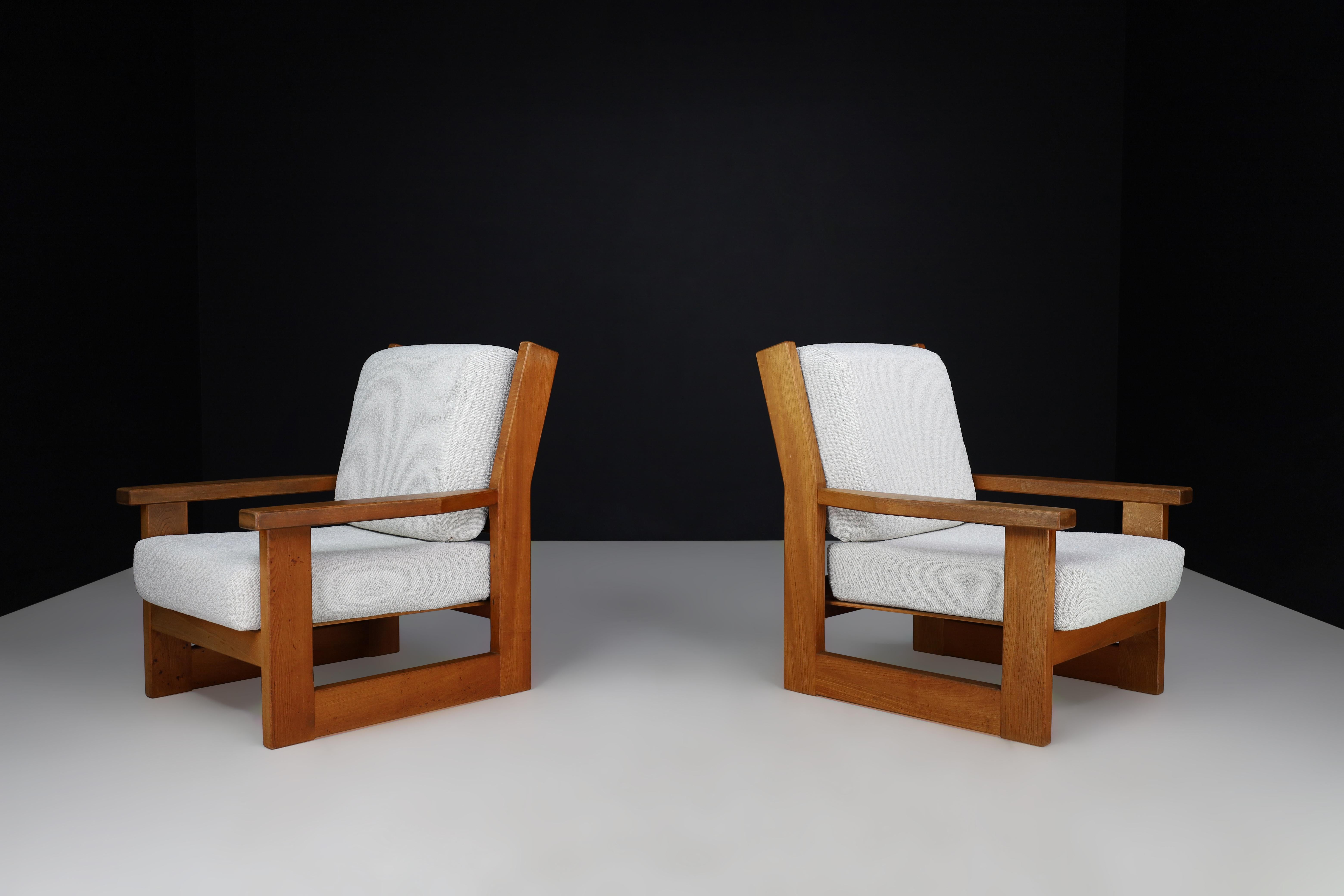 Mid-Century Modern Pair of French Mid-Century Oak Armchairs with Bouclé Upholstery, 1960s For Sale
