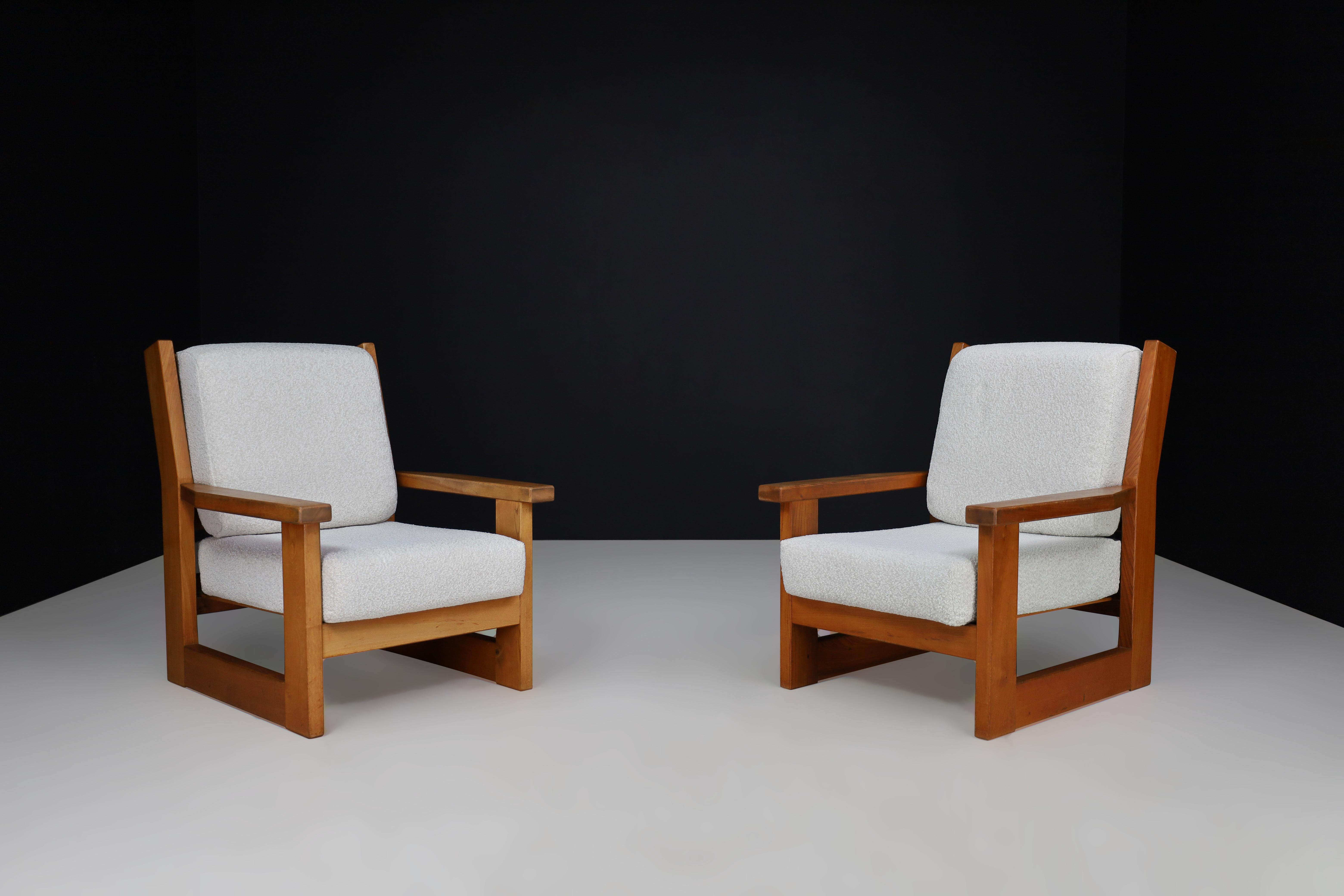 20th Century Pair of French Mid-Century Oak Armchairs with Bouclé Upholstery, 1960s For Sale