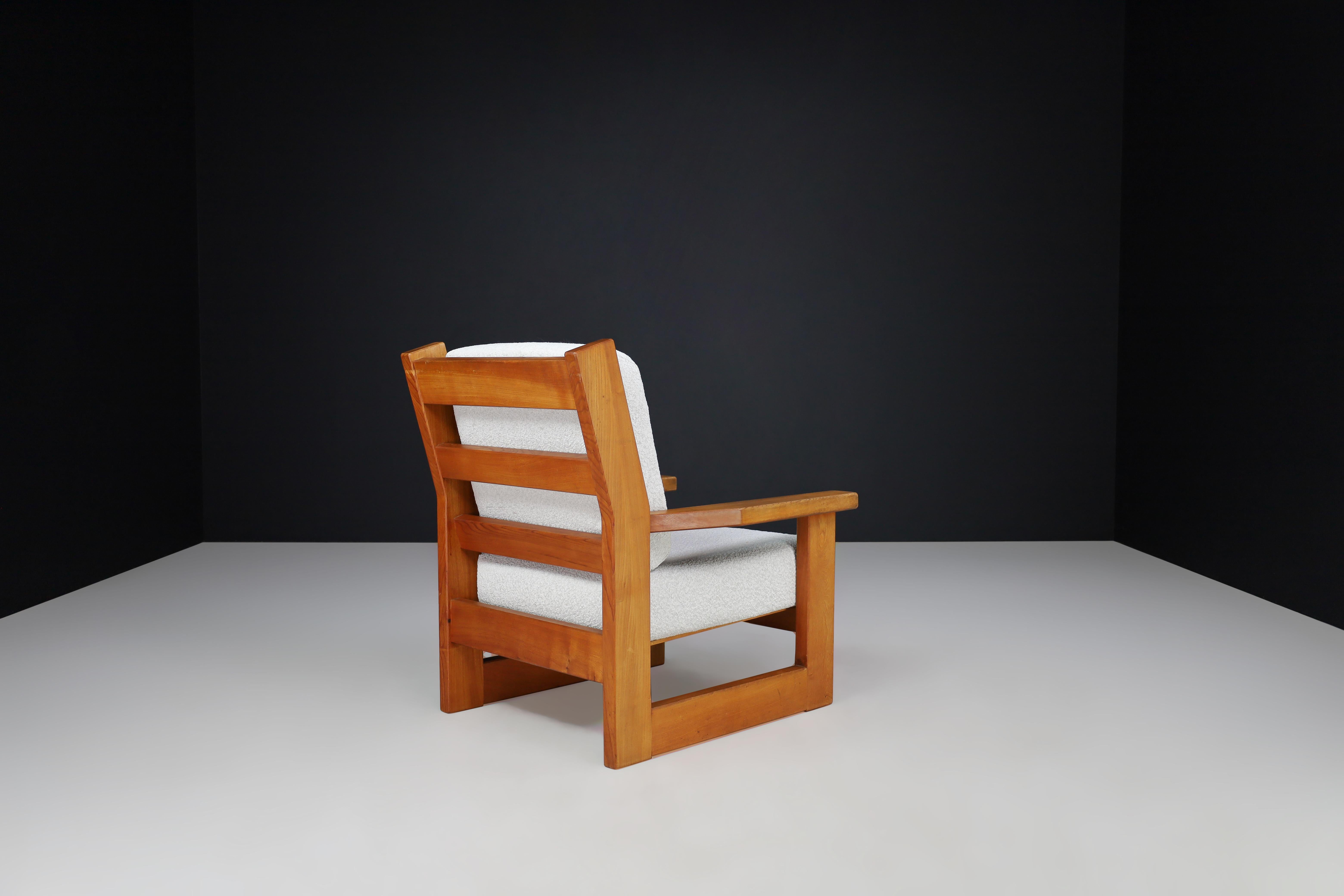 Pair of French Mid-Century Oak Armchairs with Bouclé Upholstery, 1960s For Sale 4