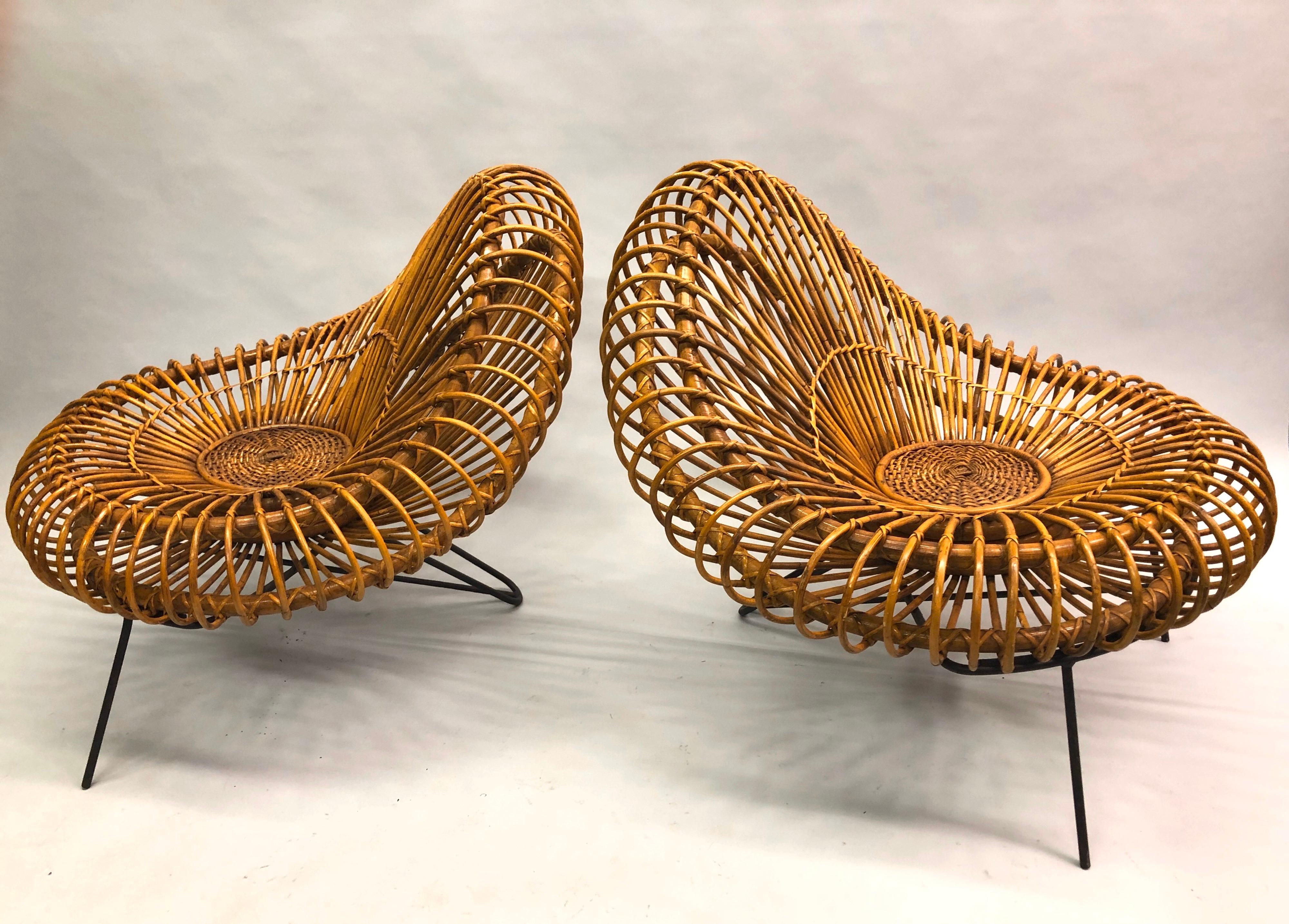 Osier Paire de chaises longues françaises en rotin du milieu du siècle dernier par Janine Abraham et Dirk Jan Roi