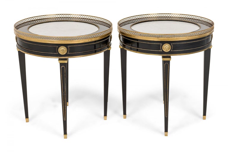 Pair of French Mid-Century Round Ebonized White Marble and Brass Side Table In Good Condition For Sale In New York, NY