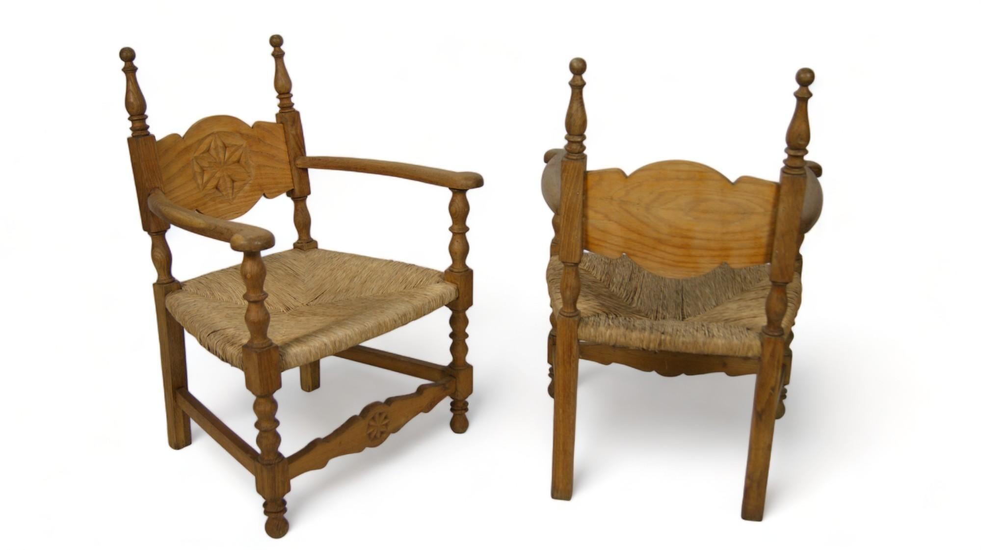 Rattan Pair of French mid-century rush armchairs, 1900 For Sale