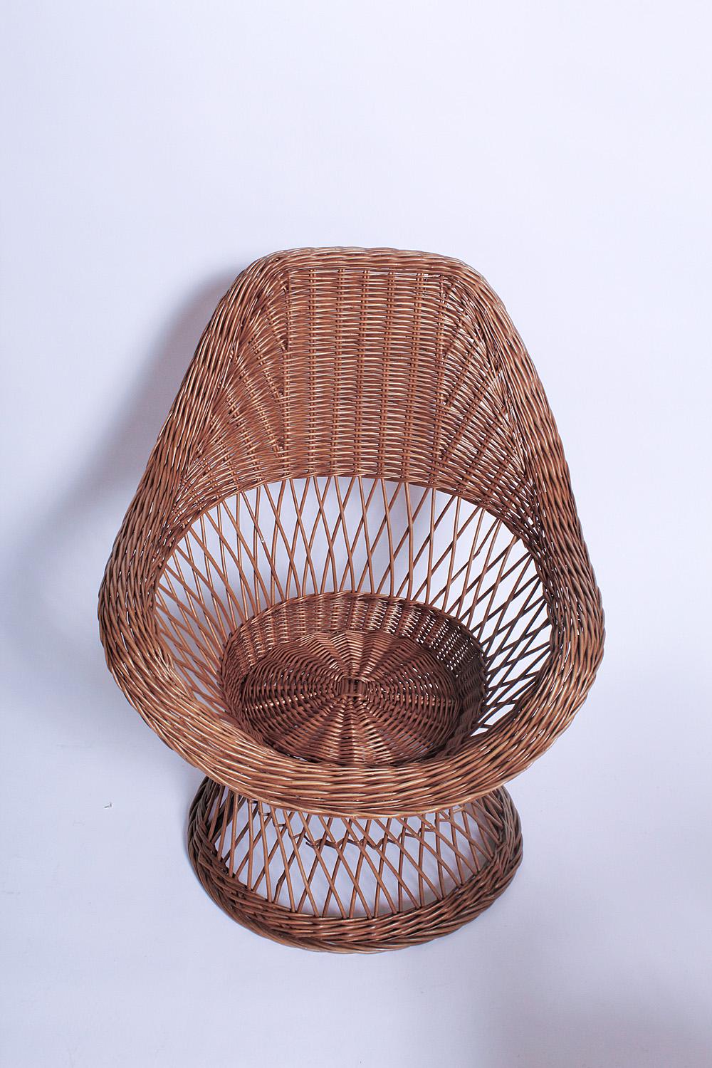 Mid-20th Century Pair of French Midcentury Wicker Lounge Chairs