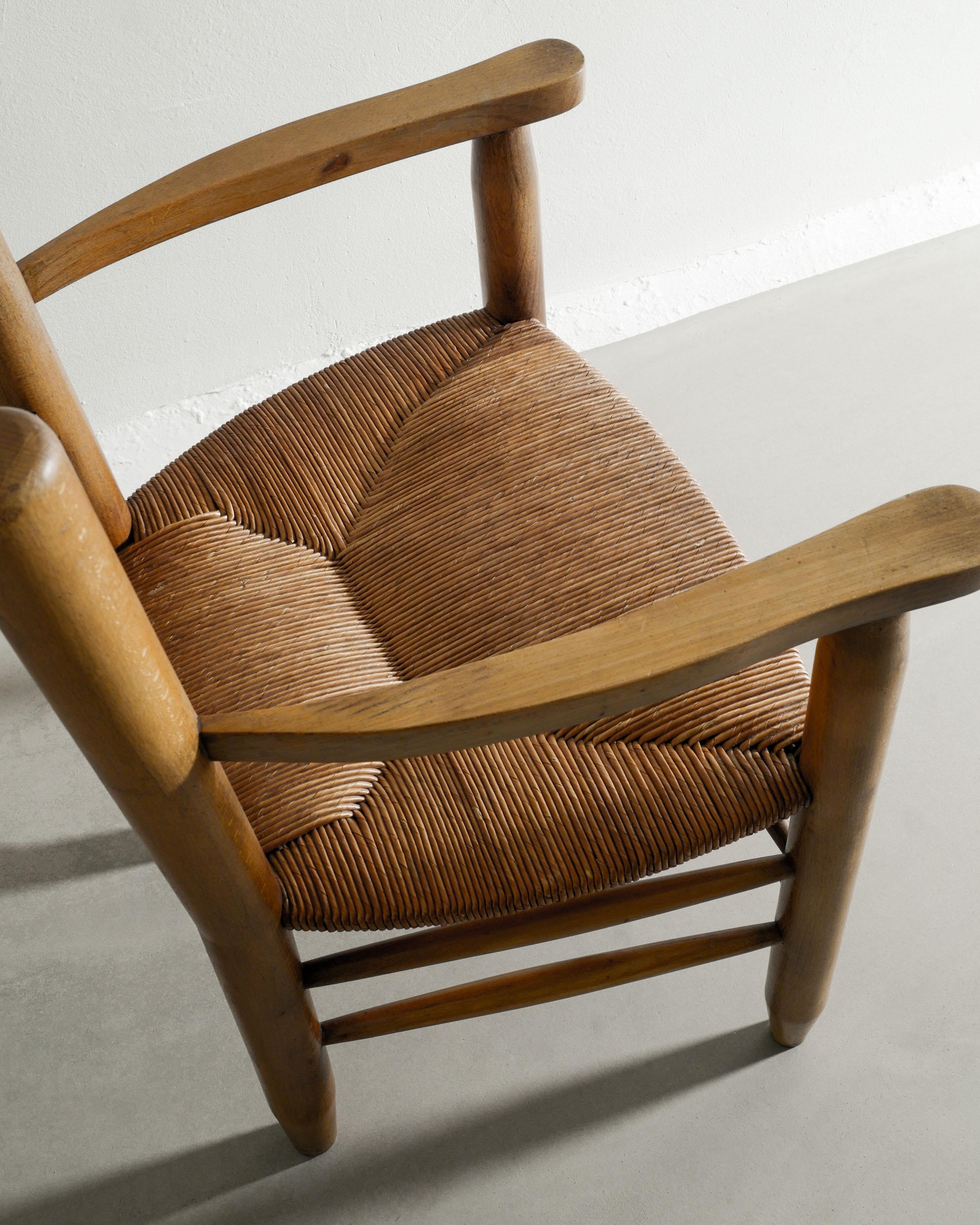 Paire de fauteuils en bois du milieu du siècle dans le style de Charlotte Perriand 1950s en vente 1