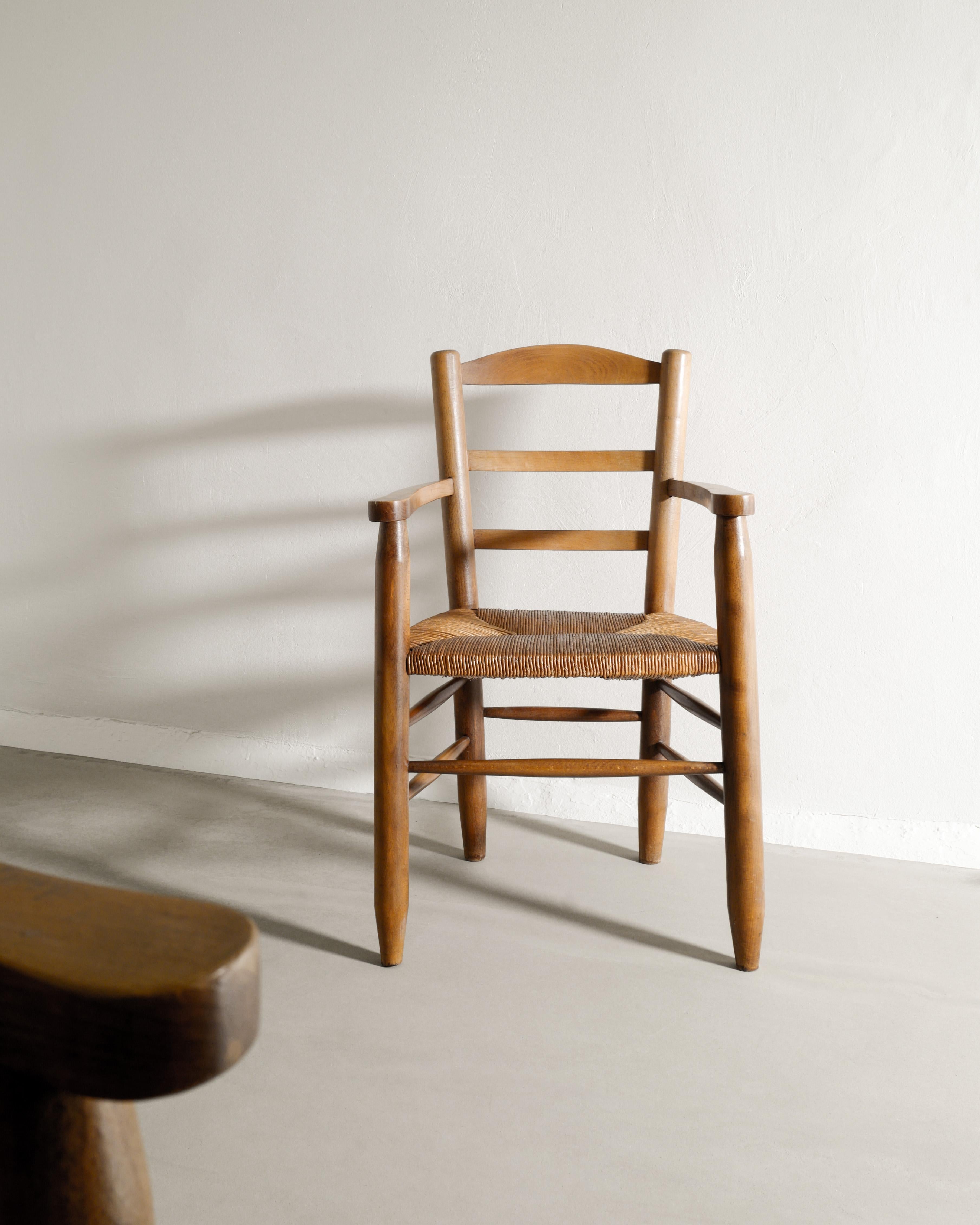 Paire de fauteuils en bois du milieu du siècle dans le style de Charlotte Perriand 1950s en vente 2