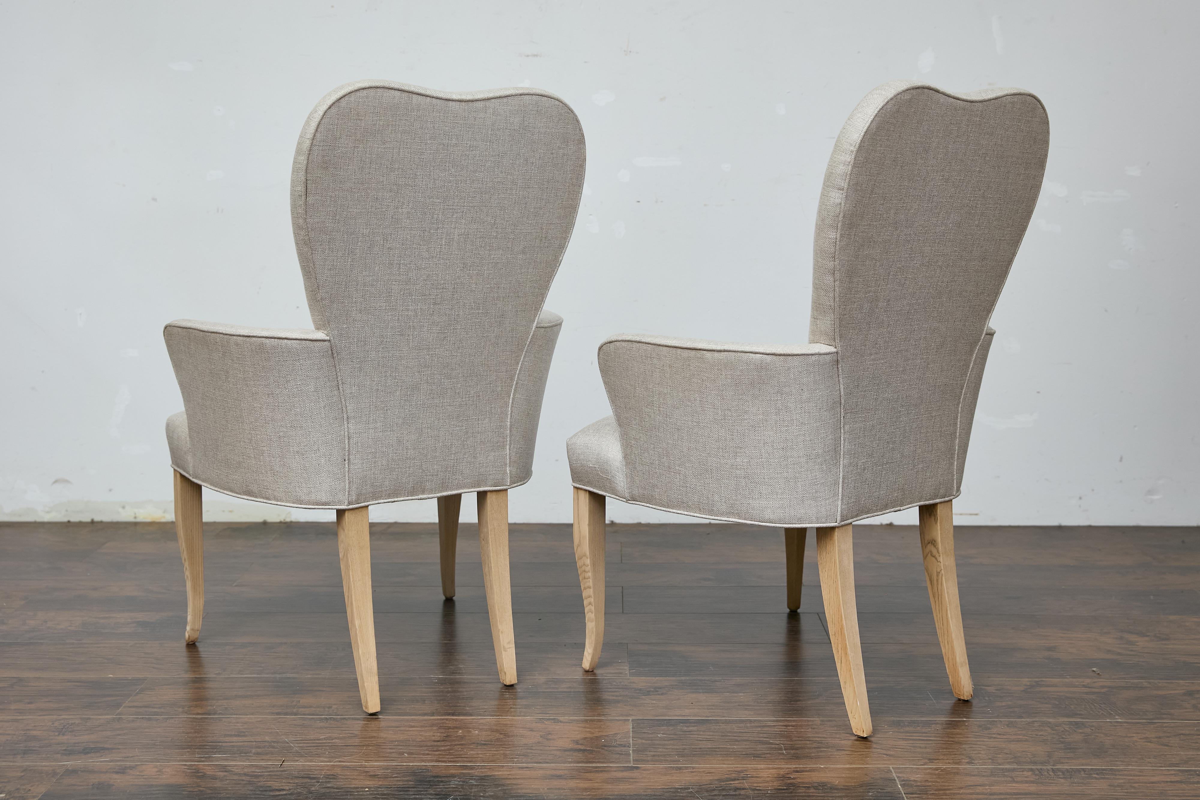 Pair of French Midcentury Armchairs with Linen Upholstery, Curved Tapered Legs For Sale 2