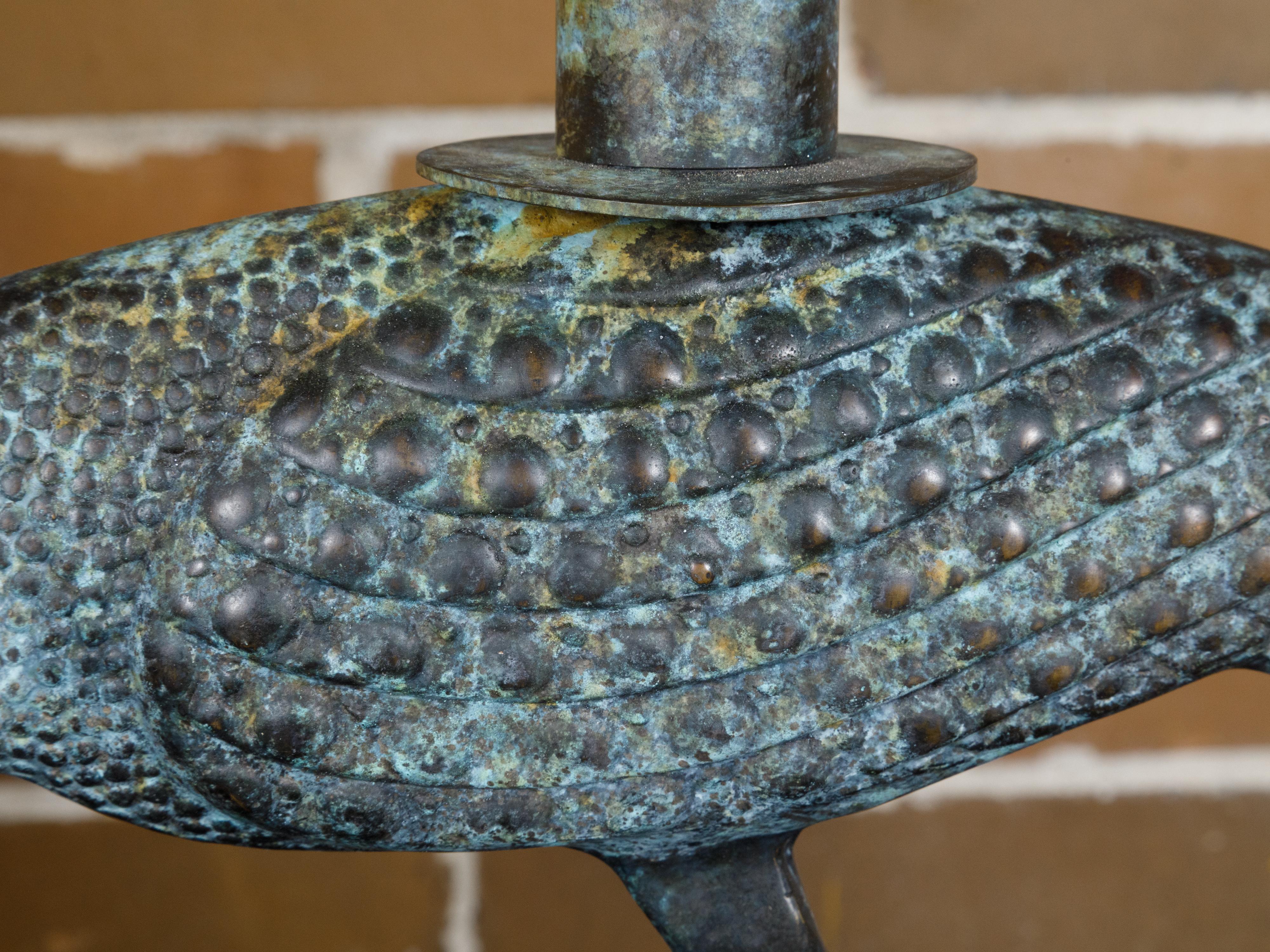 Paire de lampes de table en bronze à patine vert-de-gris pour oiseaux du milieu du siècle dernier, avec fil électrique Bon état - En vente à Atlanta, GA