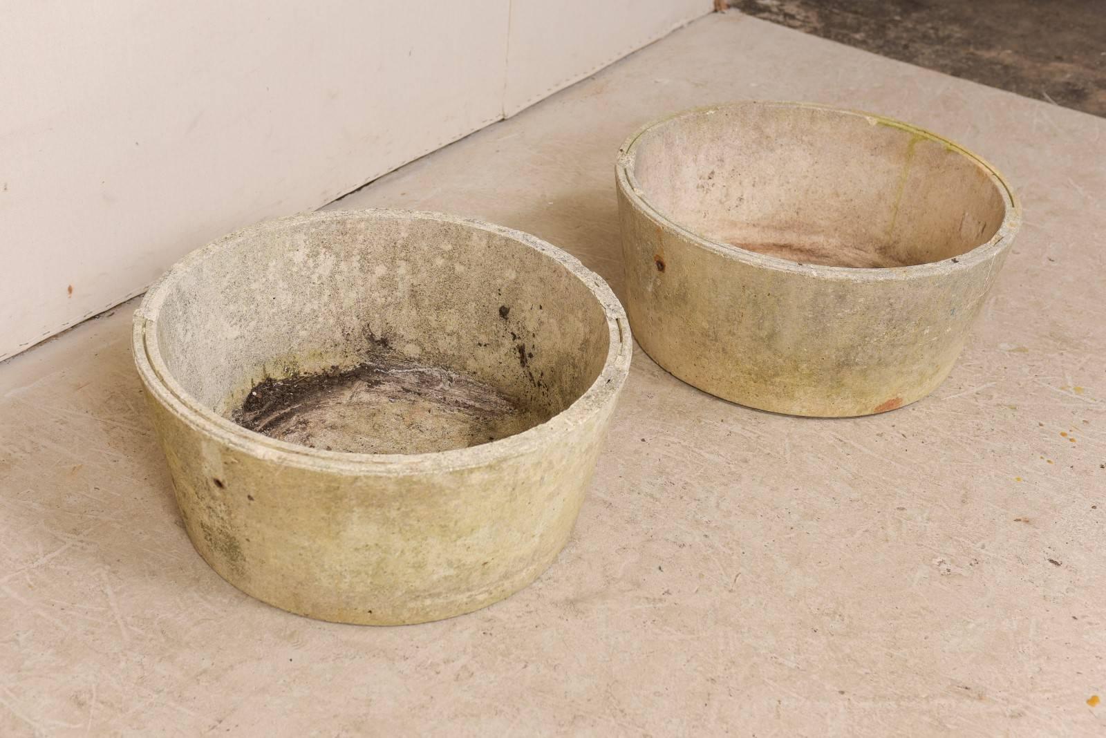 Pair of French Midcentury Cast Concrete Planter Pots with Round Shape In Good Condition For Sale In Atlanta, GA