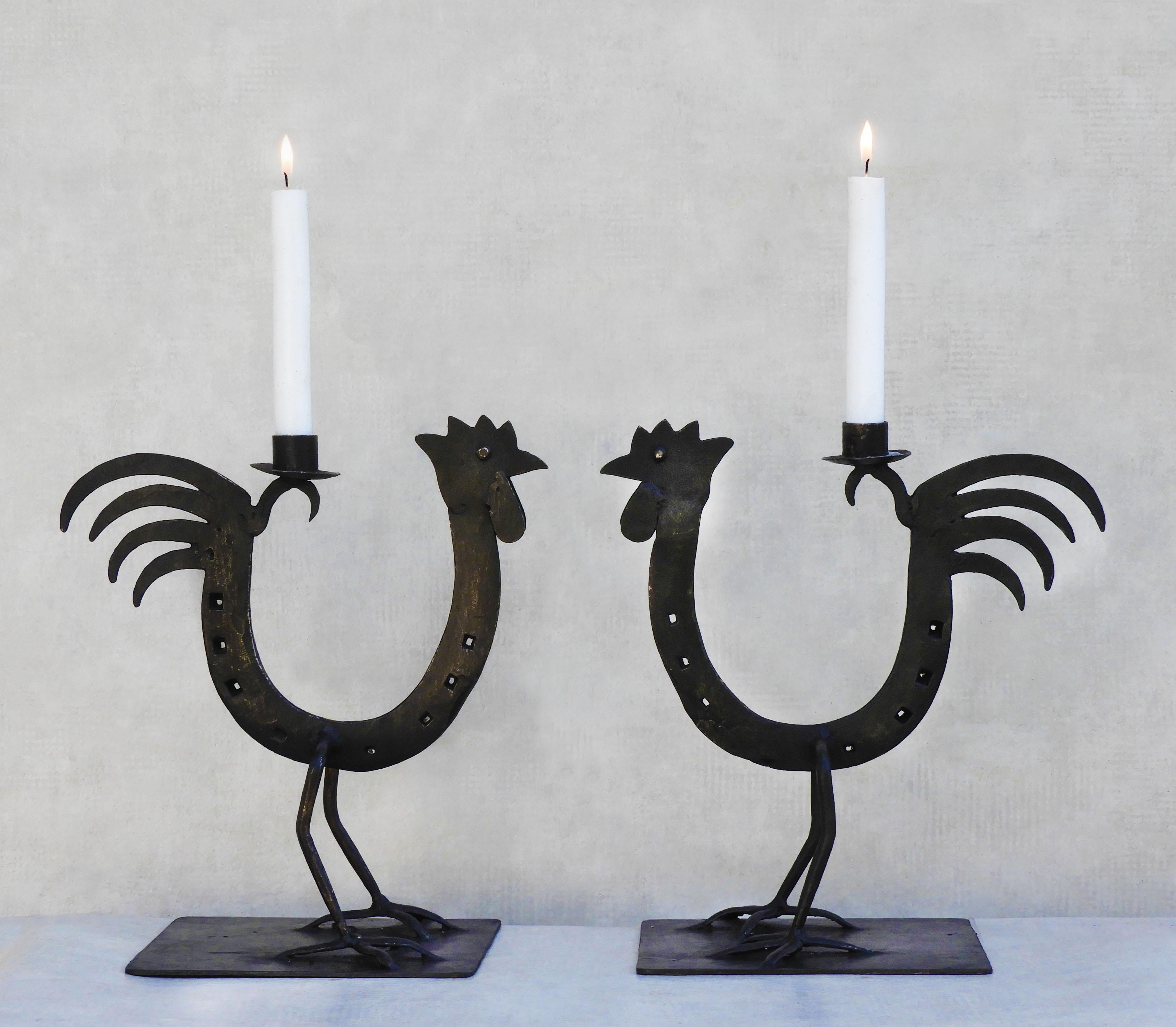 Artisanat Pair of French Midcentury Folk Art IronCockerel/Rooster Candlesticks C1970s en vente