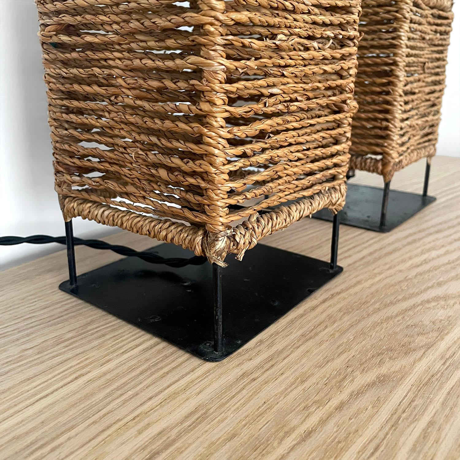 Paire de lampes de table en corde de jute et en fer du milieu du siècle dernier (compatible avec le Rewire) en vente 5