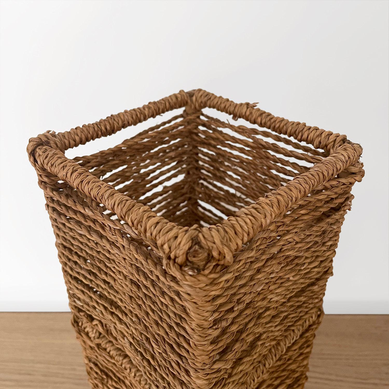 Paire de lampes de table en corde de jute et en fer du milieu du siècle dernier (compatible avec le Rewire) en vente 7