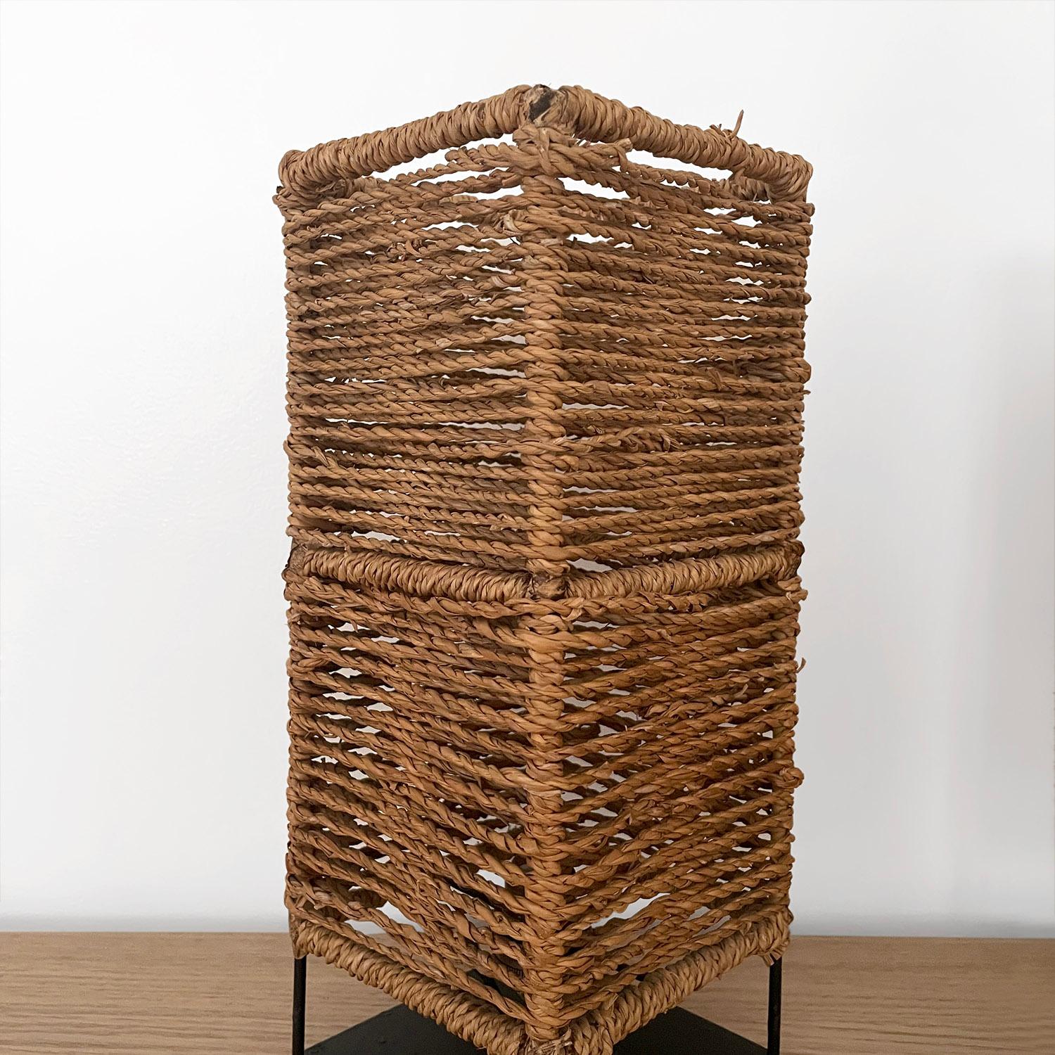 Jute Paire de lampes de table en corde de jute et en fer du milieu du siècle dernier (compatible avec le Rewire) en vente