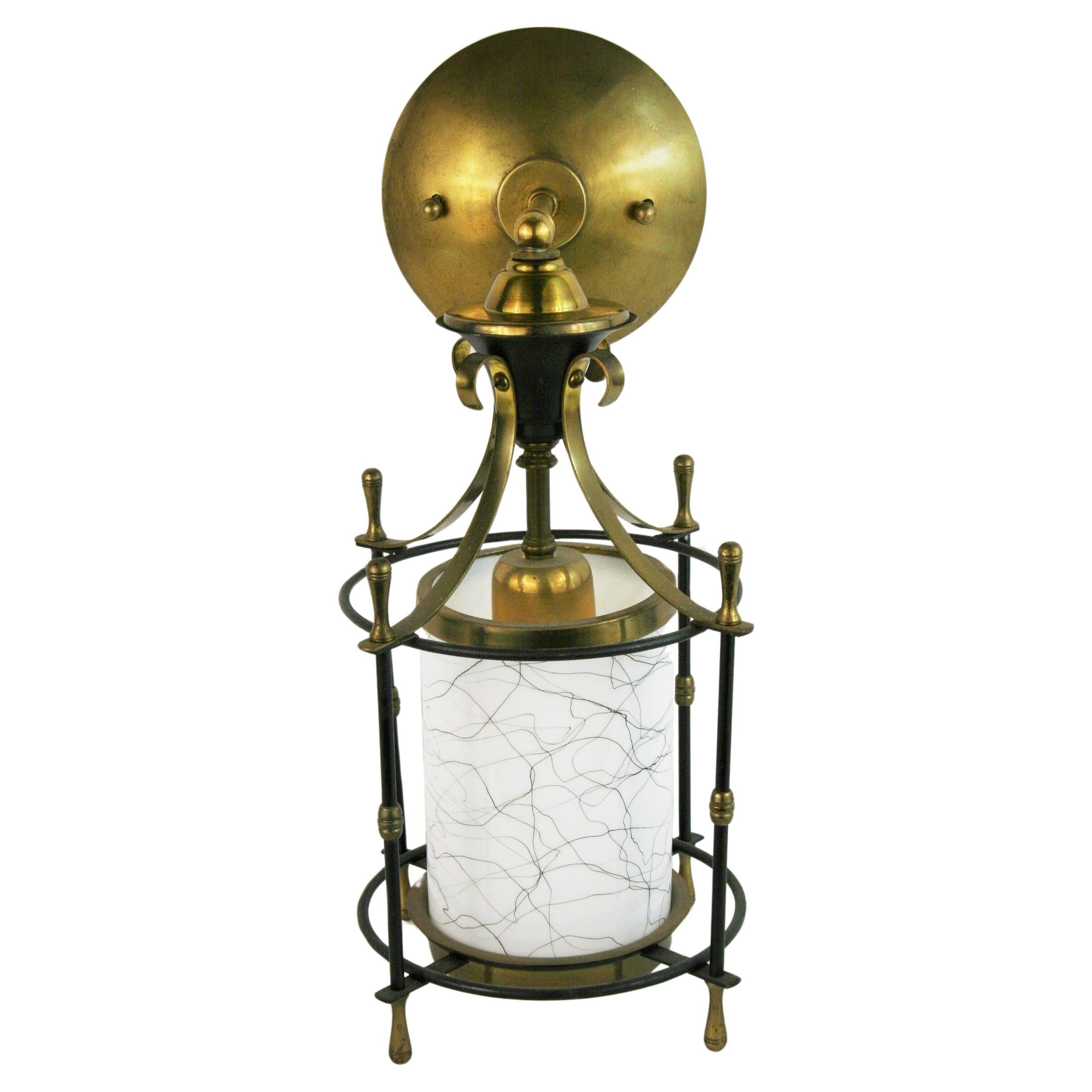 Coppia di lampade a lanterna in vetro artistico e ottone del Medioevo francese