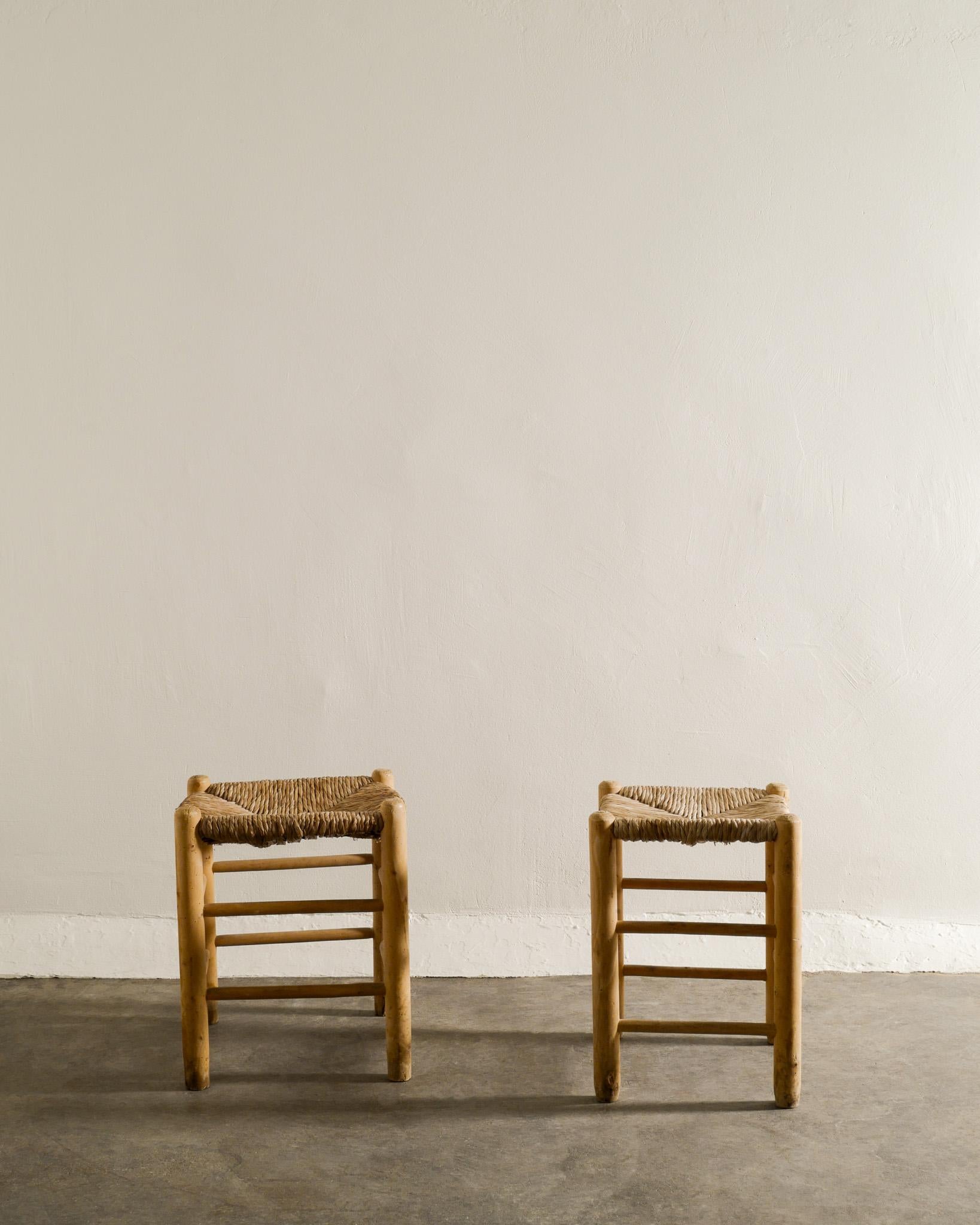 Mid-Century Modern Pair of French Mid Century Straw Stools in Style of Charlotte Perriand, 1960s For Sale