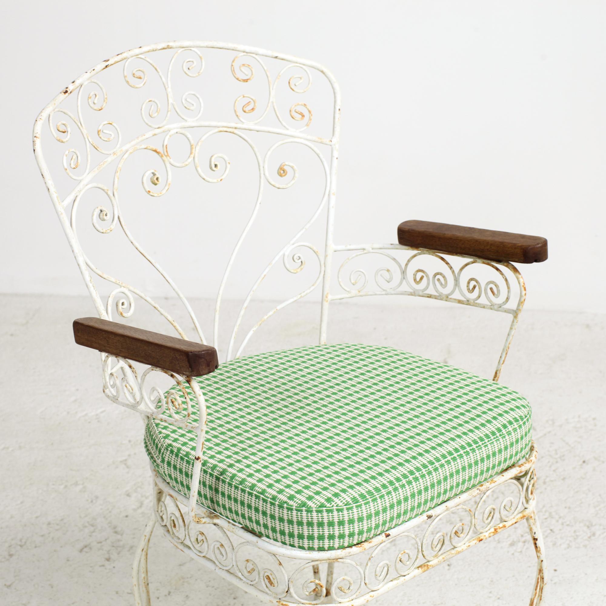 Pair of French Midcentury Wrought Iron Patio and Garden Armchairs 7
