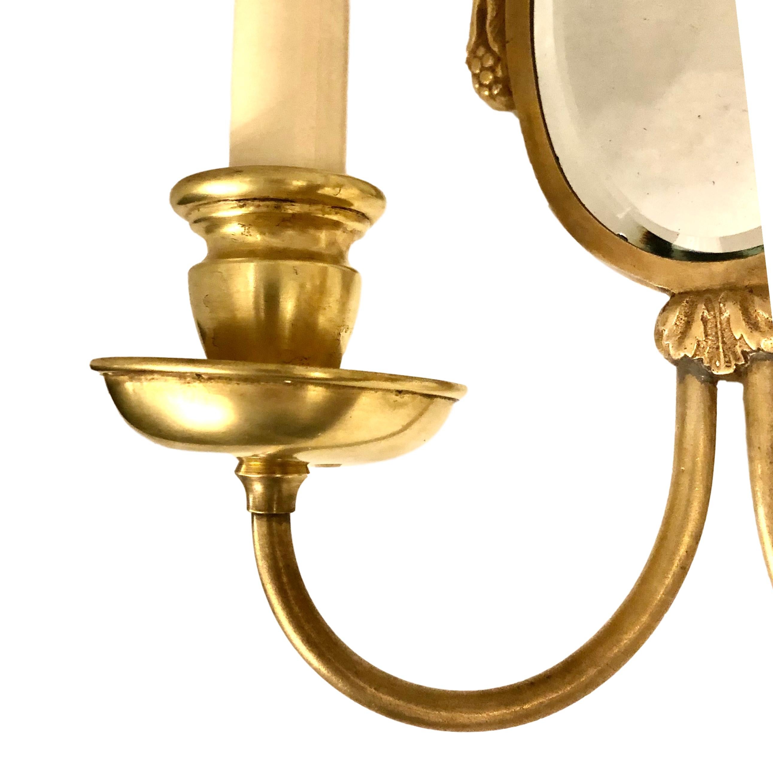 Pair of French Mirrored Sconces In Good Condition For Sale In New York, NY