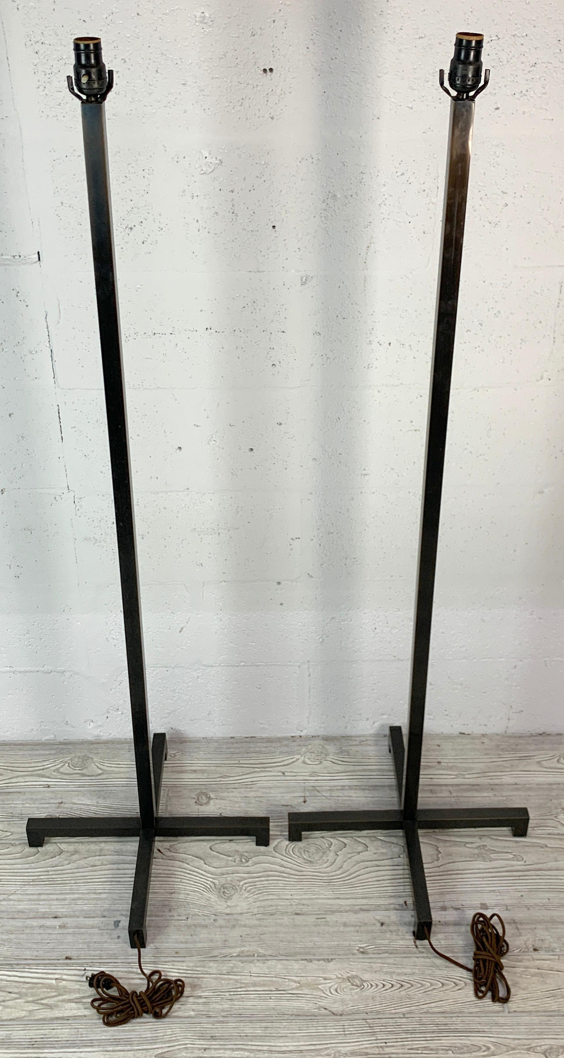 Pair of French Modern Bronze 'X' Base Floor Lamps, C. 1960 In Good Condition In West Palm Beach, FL