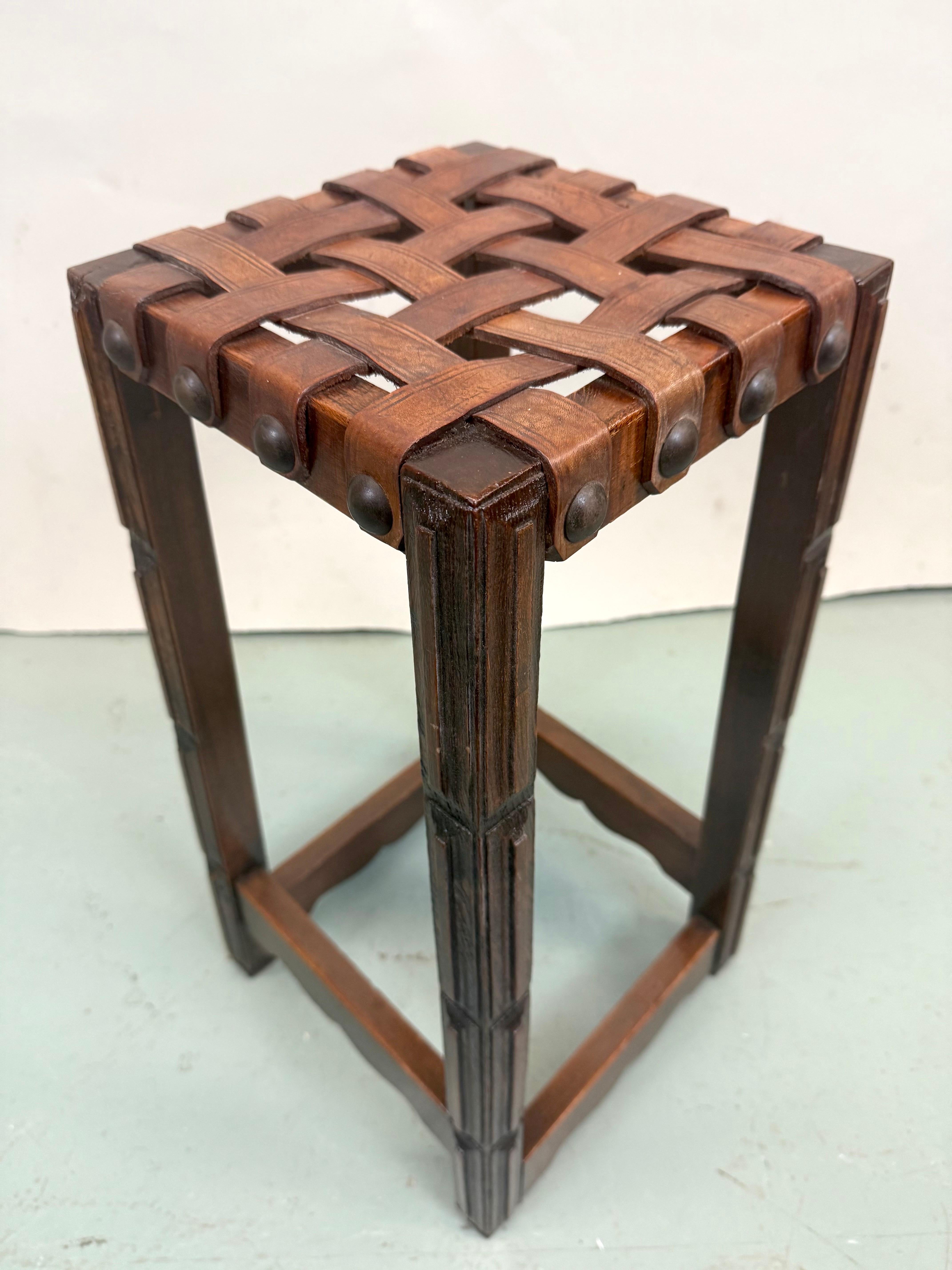 Paire de tabourets de bar modernes en cuir, Jean MIchel Frank 1940 Bon état - En vente à New York, NY