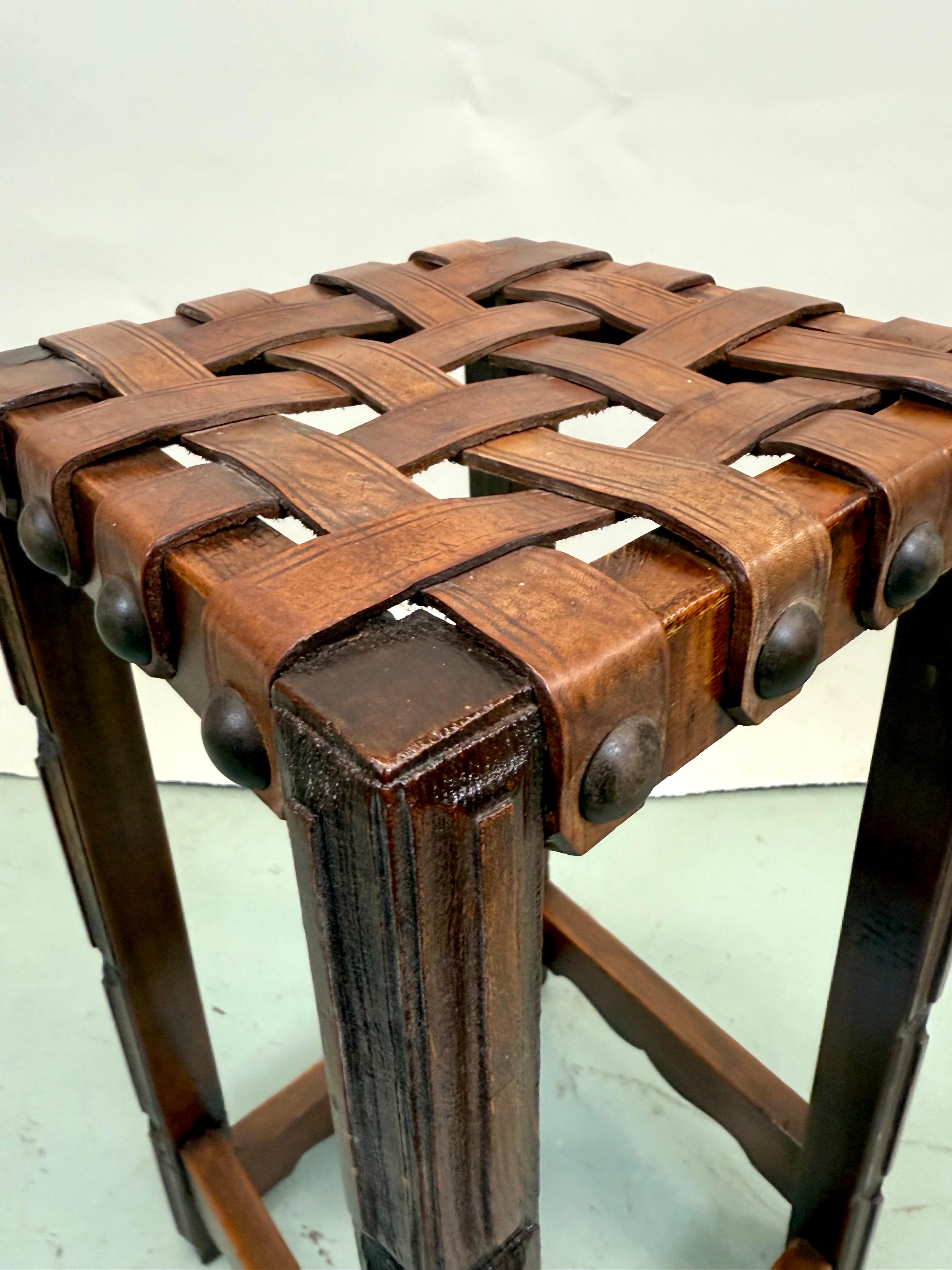 Cuir Paire de tabourets de bar modernes en cuir, Jean MIchel Frank 1940 en vente