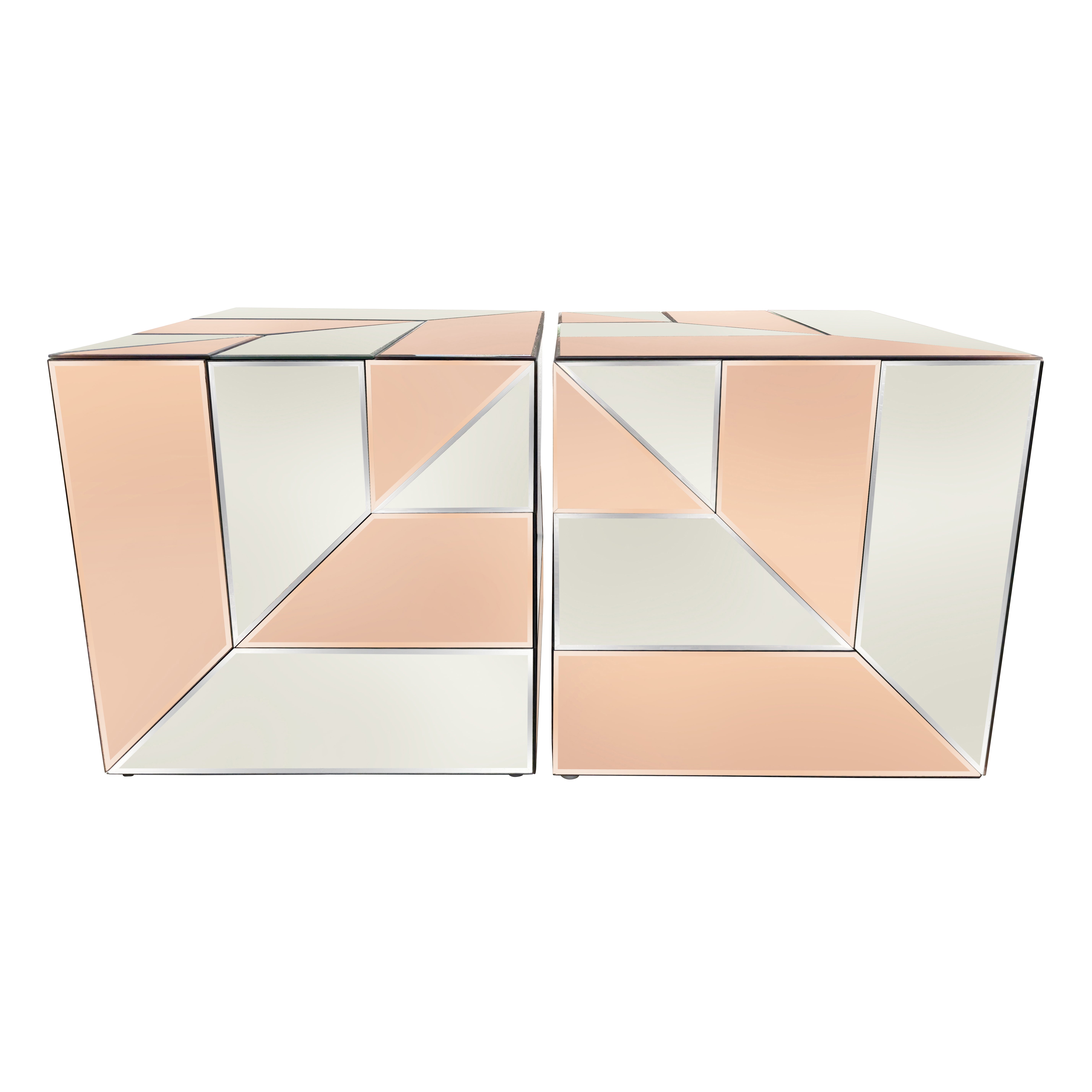 Paire de tables cubiques modernes à miroir en vente