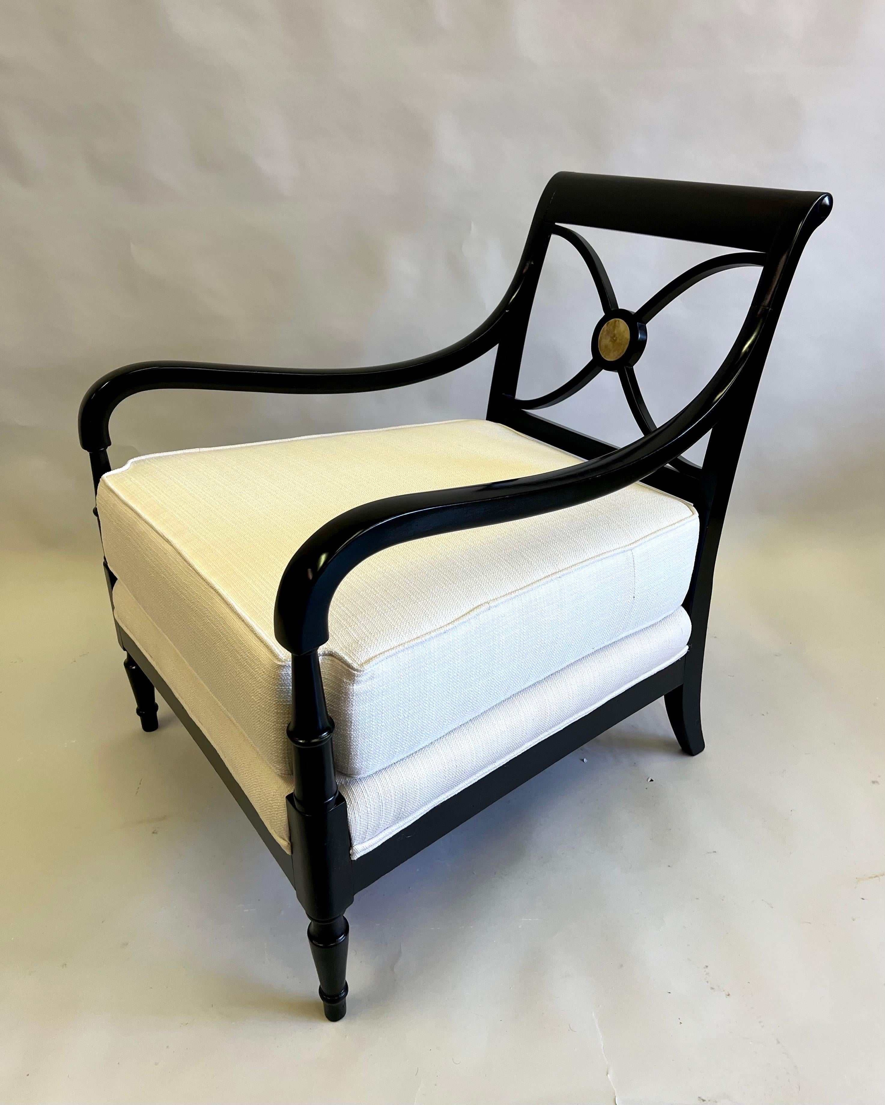 Mid-Century Modern Paire de fauteuils/chaises longues néoclassiques de style français moderne par Maison Jansen  en vente