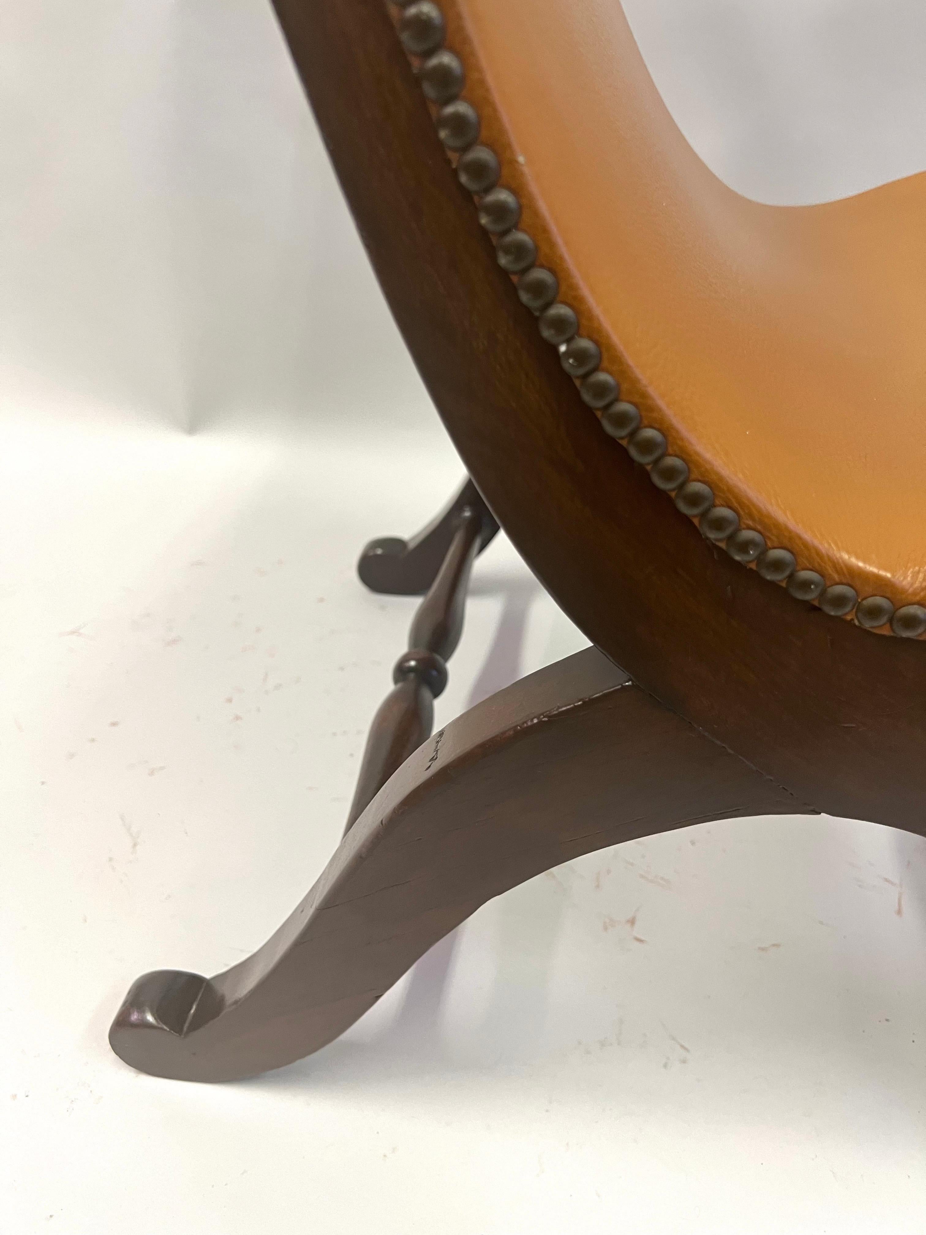 Paire de chaises longues/ pantoufles néoclassiques françaises modernes en cuir, Andre Arbus en vente 9
