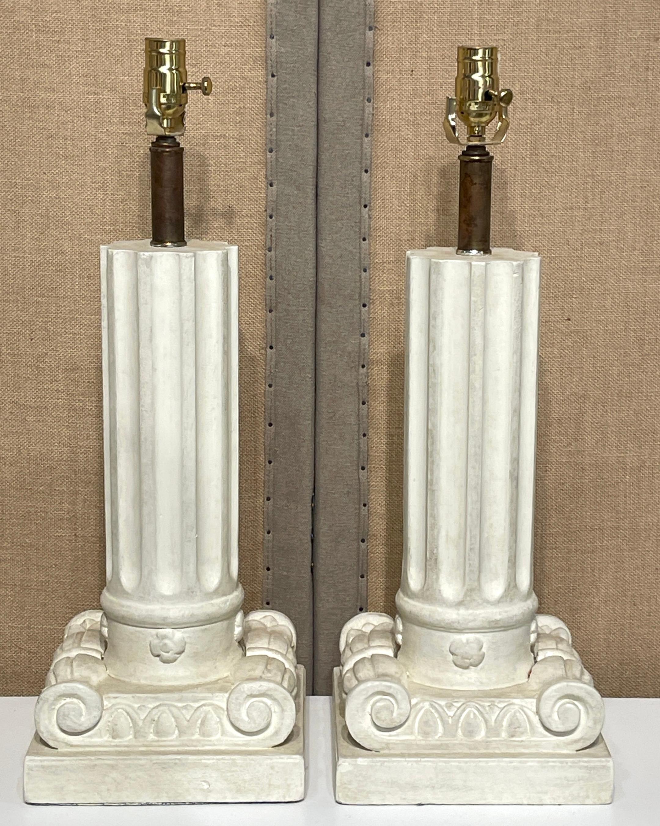 Pair of French Modern Serge Roche Style Wood & Plaster Inverted Column Lamps Moderno en venta