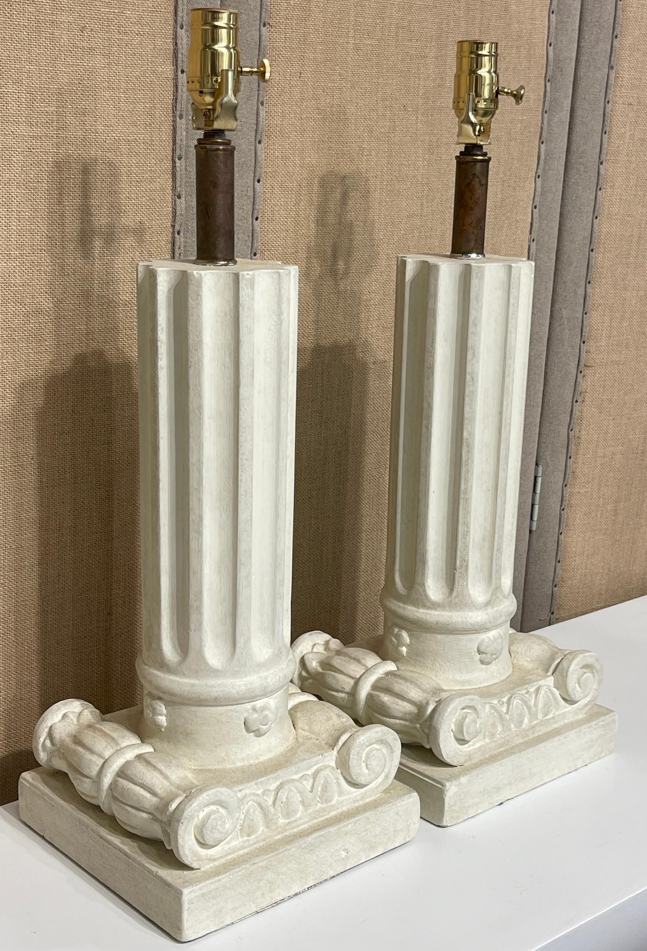 Pair of French Modern Serge Roche Style Wood & Plaster Inverted Column Lamps Francés en venta
