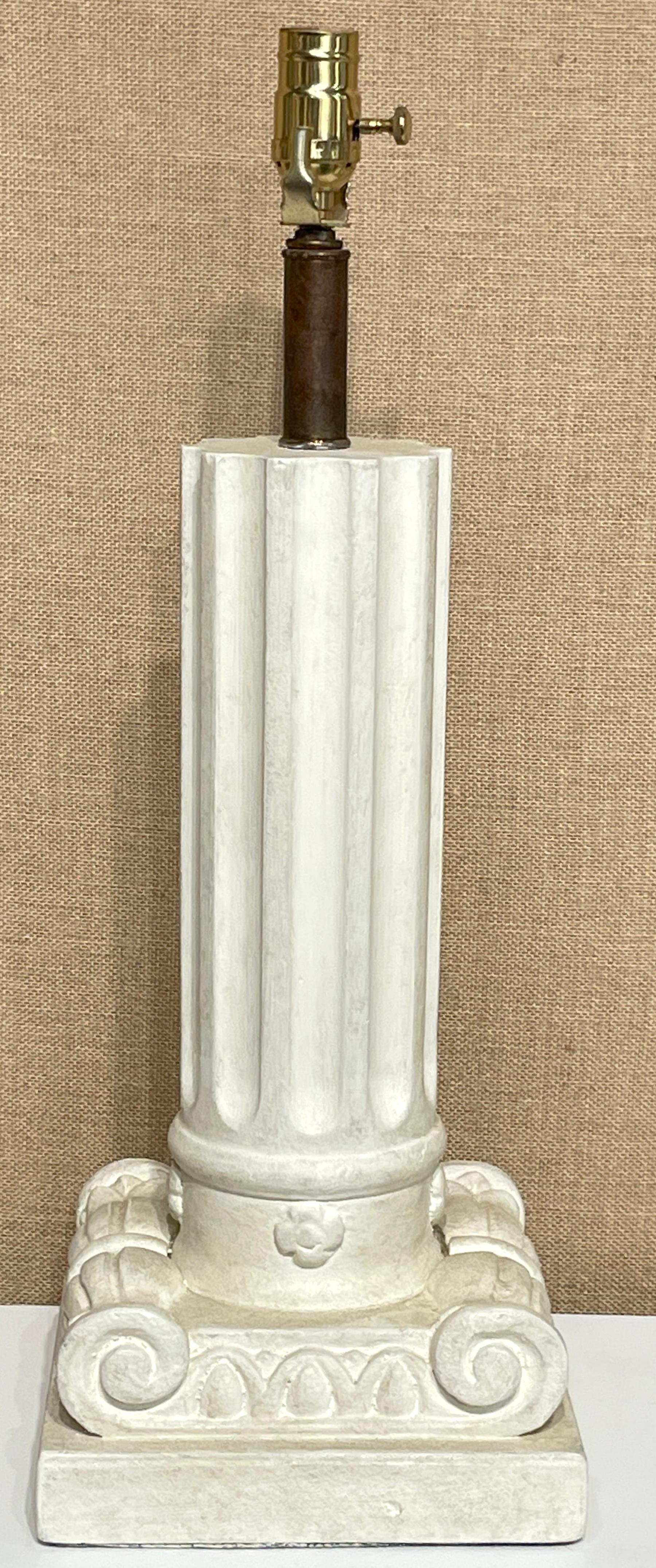 Pair of French Modern Serge Roche Style Wood & Plaster Inverted Column Lamps siglo XX en venta