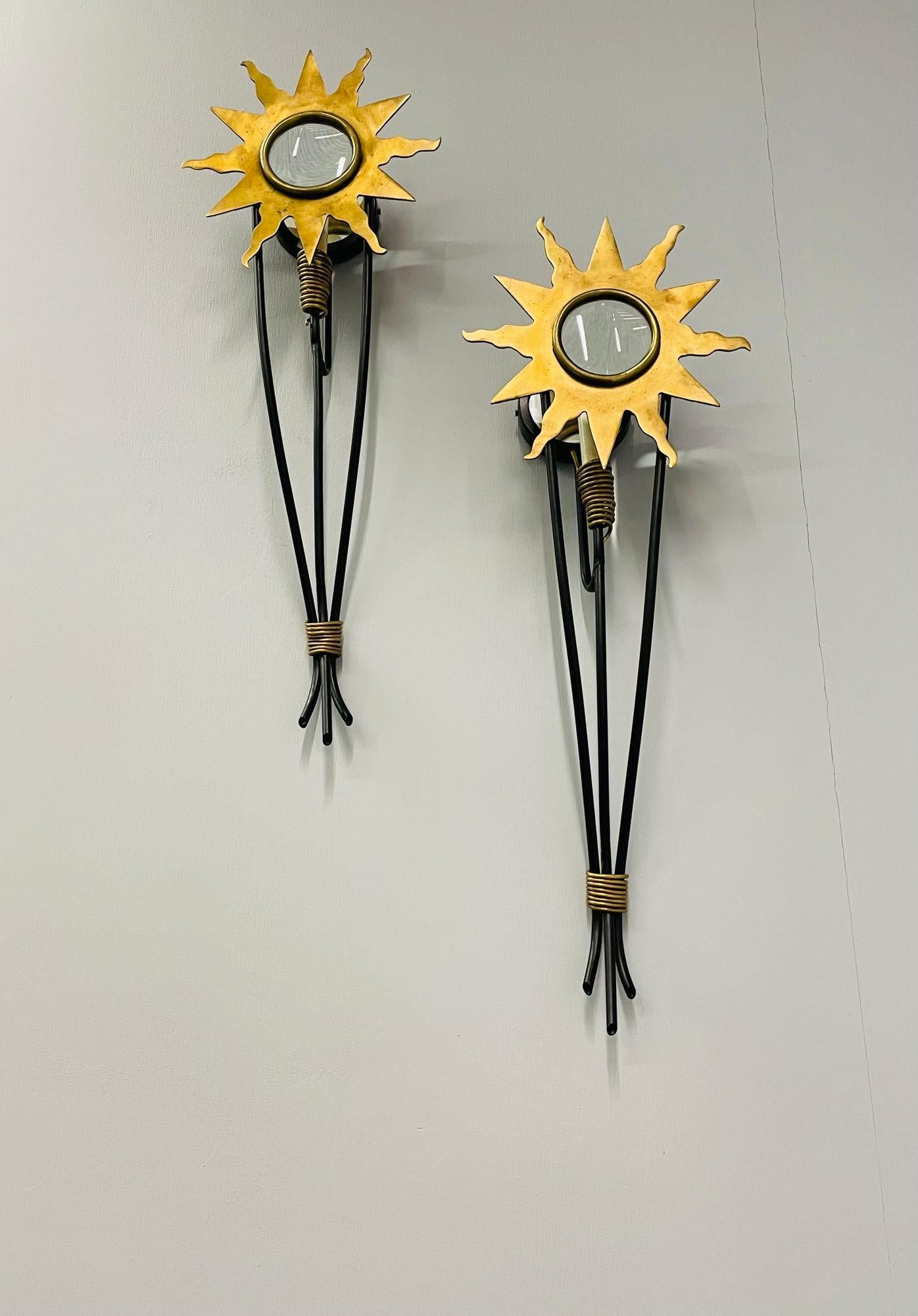 Hollywood Regency Pair of French Modern Wall Sconces, Bronze Sunburst Bagues Style, Bronze / Steel For Sale