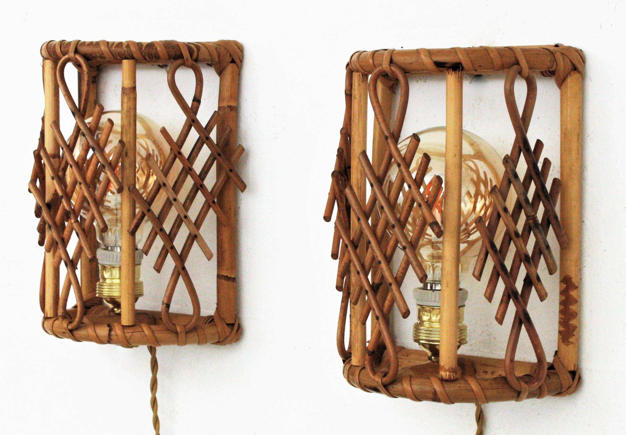 Italian Pair of French Modernist Bamboo and Rattan Wall Sconces with Chinoiserie Accents