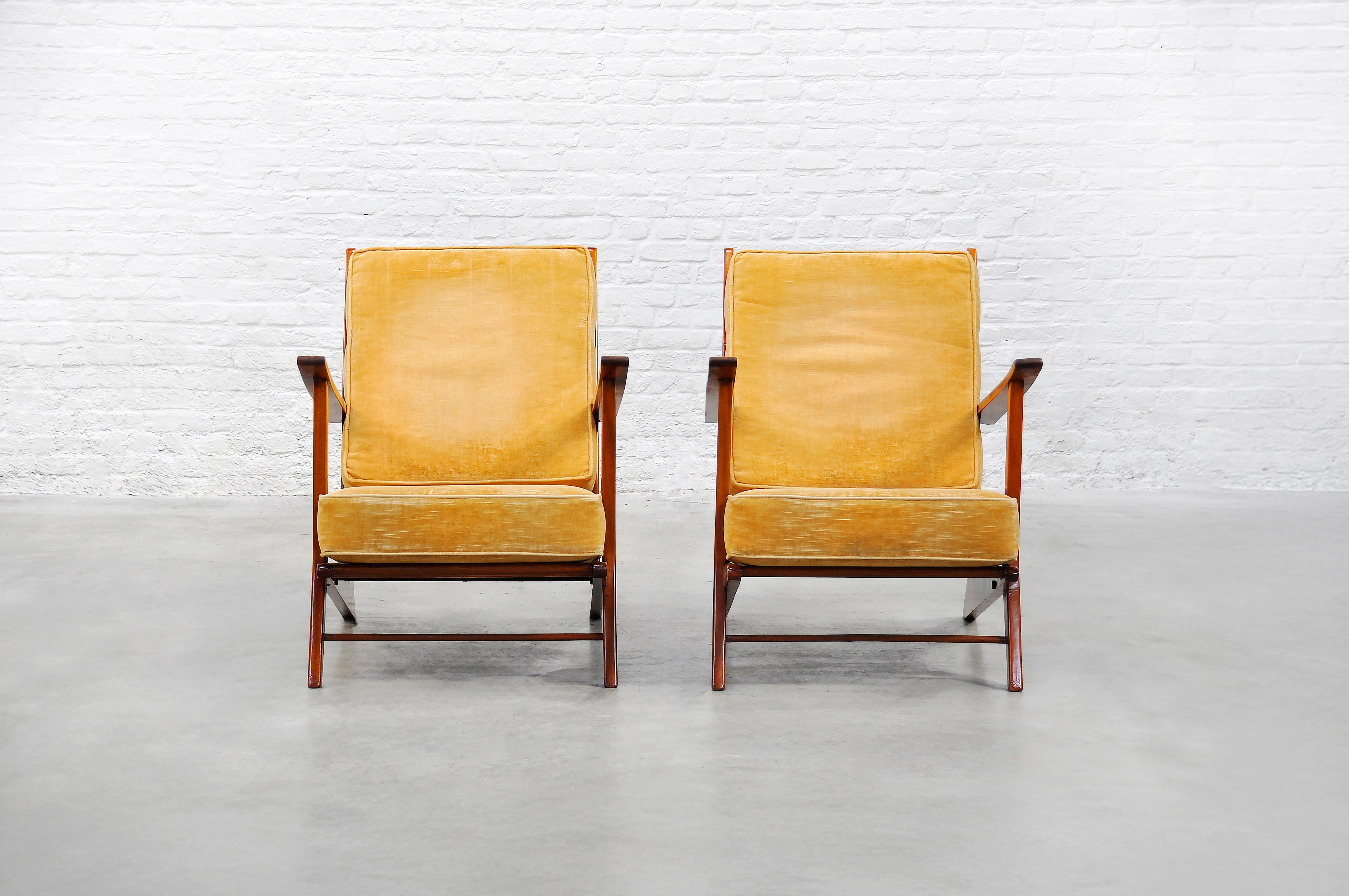 Velours Paire de chaises longues constructivistes modernistes françaises, années 1950 en vente