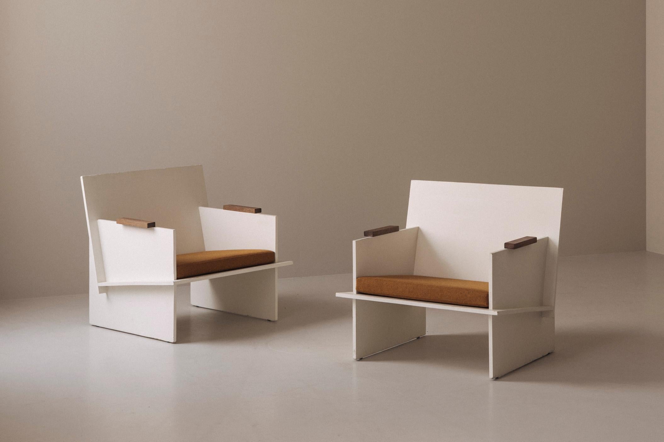 Paire de chaises longues modernistes françaises des années 1950 en vente 8