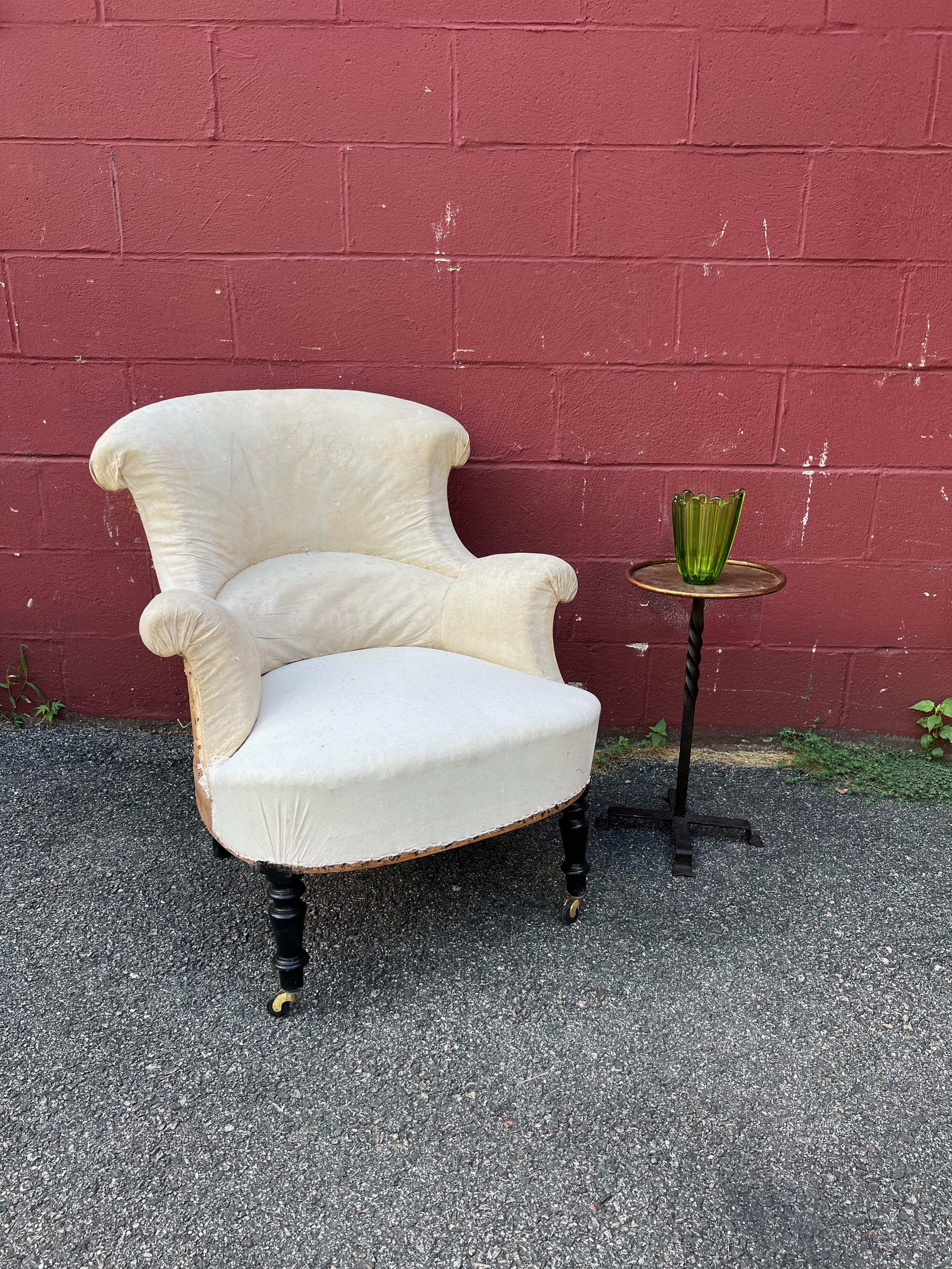 Pair of French Napoleon III Armchairs in Muslin In Distressed Condition For Sale In Buchanan, NY