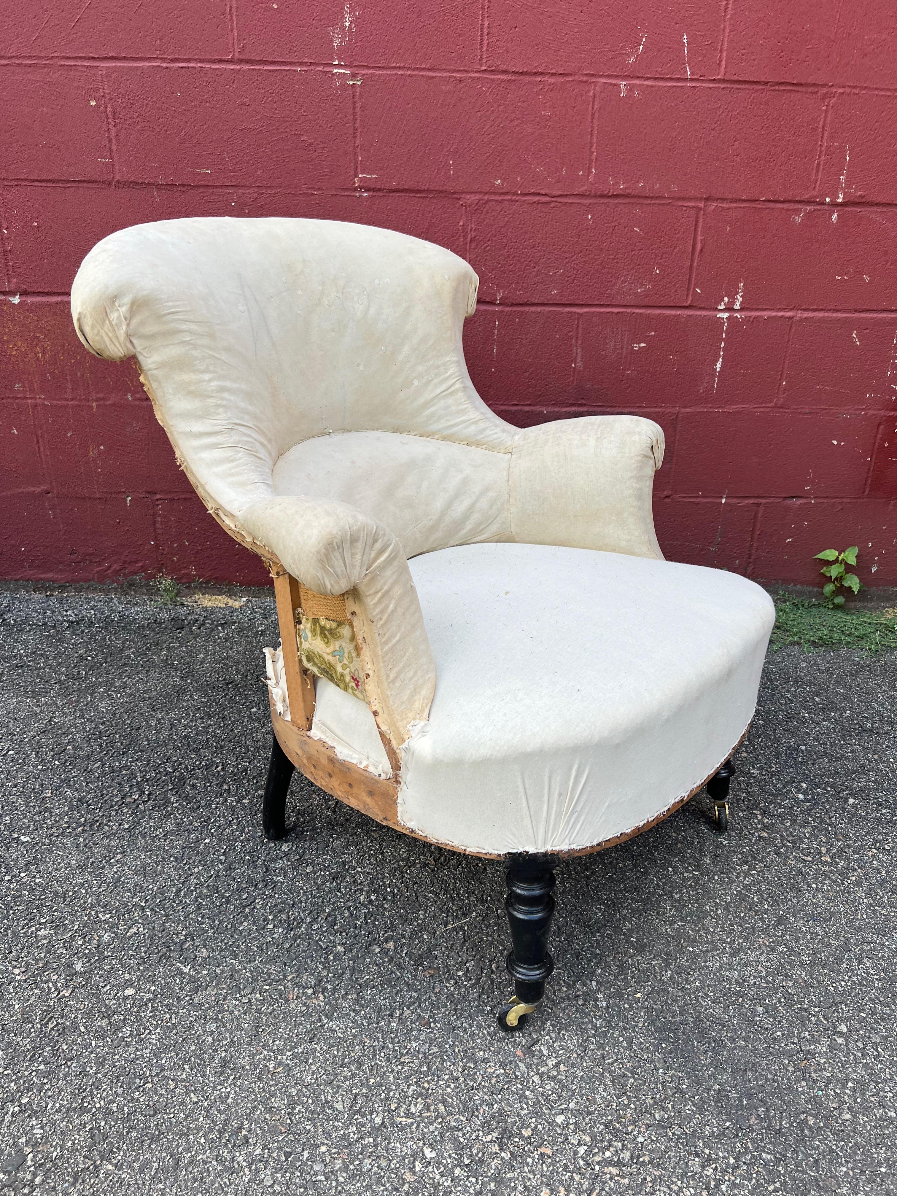 Pair of French Napoleon III Armchairs in Muslin For Sale 2