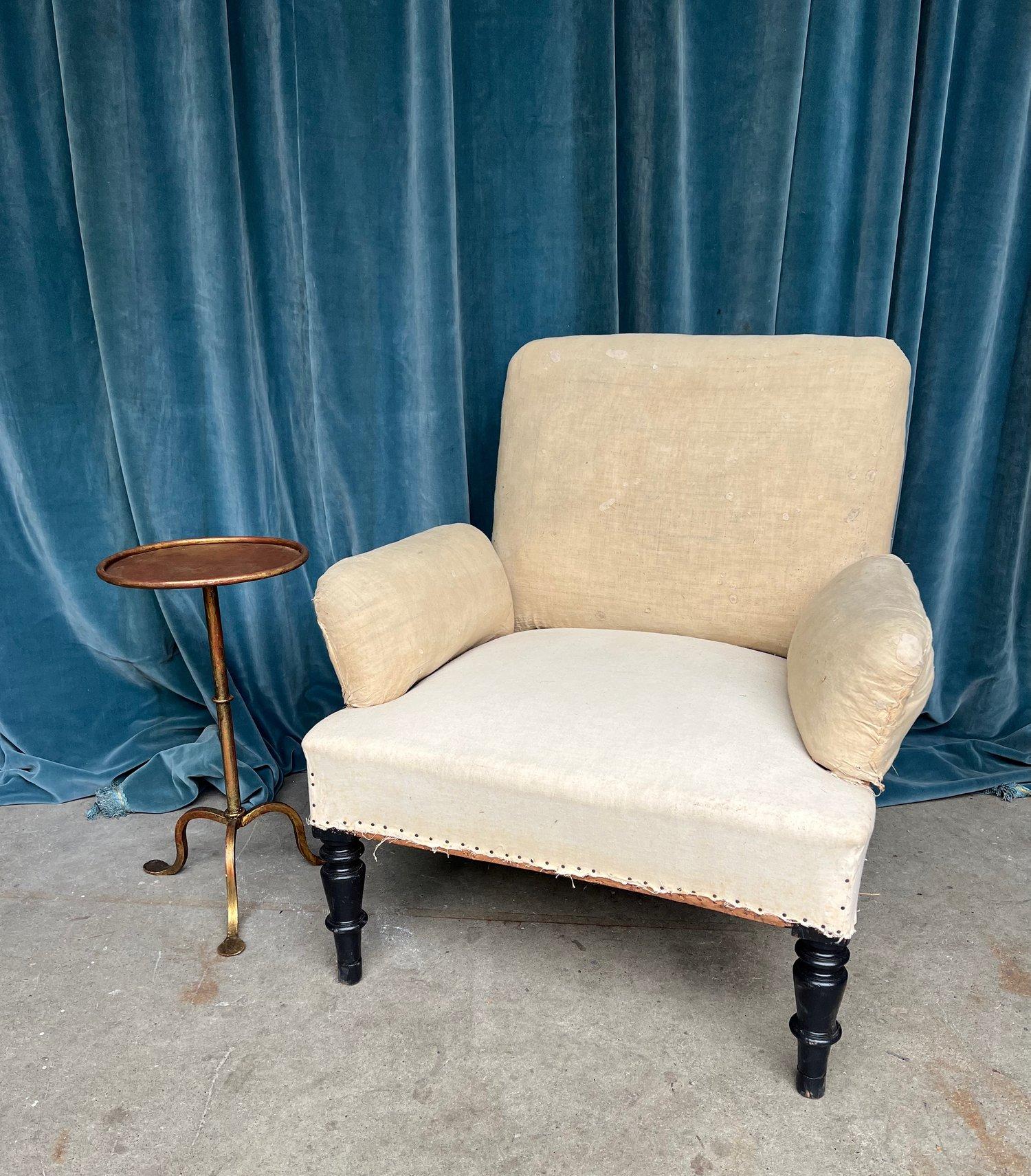 Paar französische Napoleon III.-Sessel mit geteilten Armlehnen im Zustand „Gut“ im Angebot in Buchanan, NY